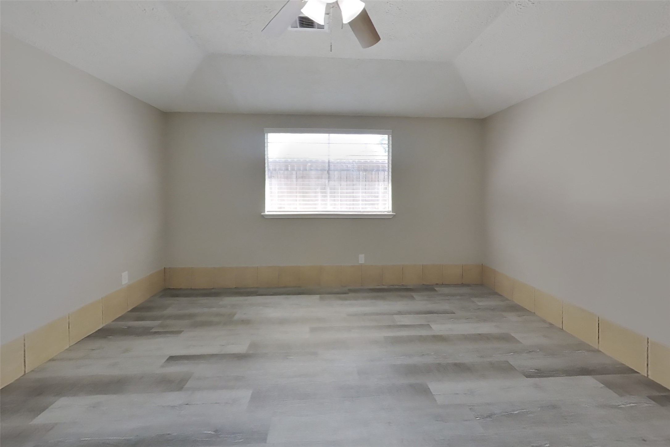 3815 Regency Drive Property Photo 8