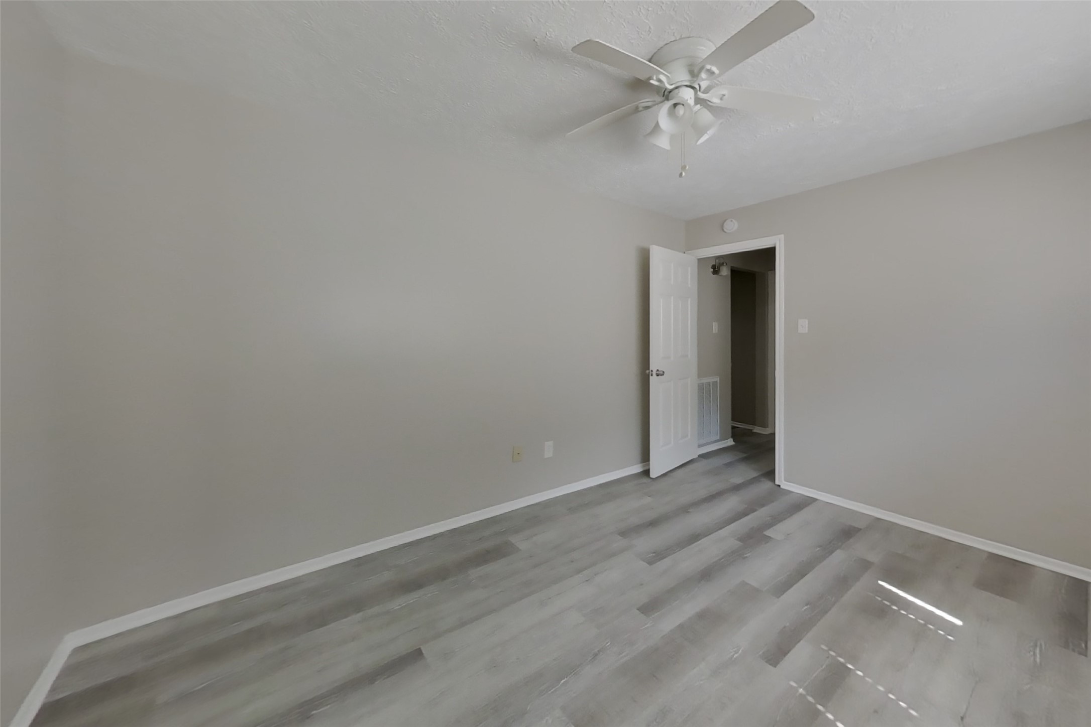 3815 Regency Drive Property Photo 14