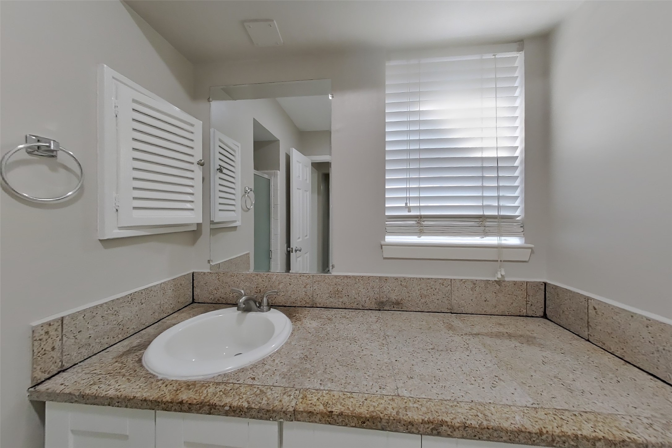 3815 Regency Drive Property Photo 15