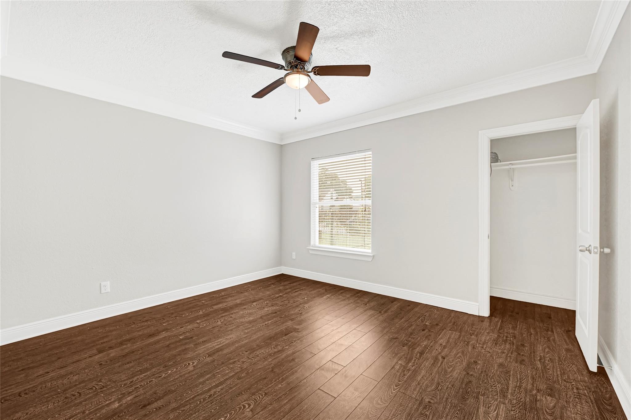 7125 Gillen St Property Photo 10