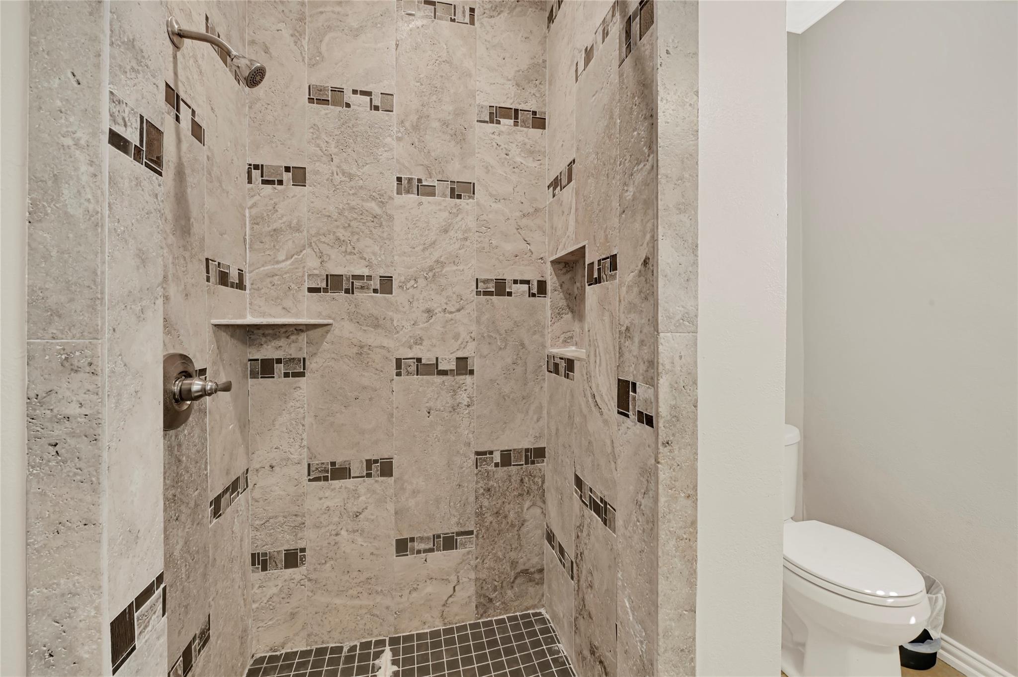 7125 Gillen St Property Photo 12