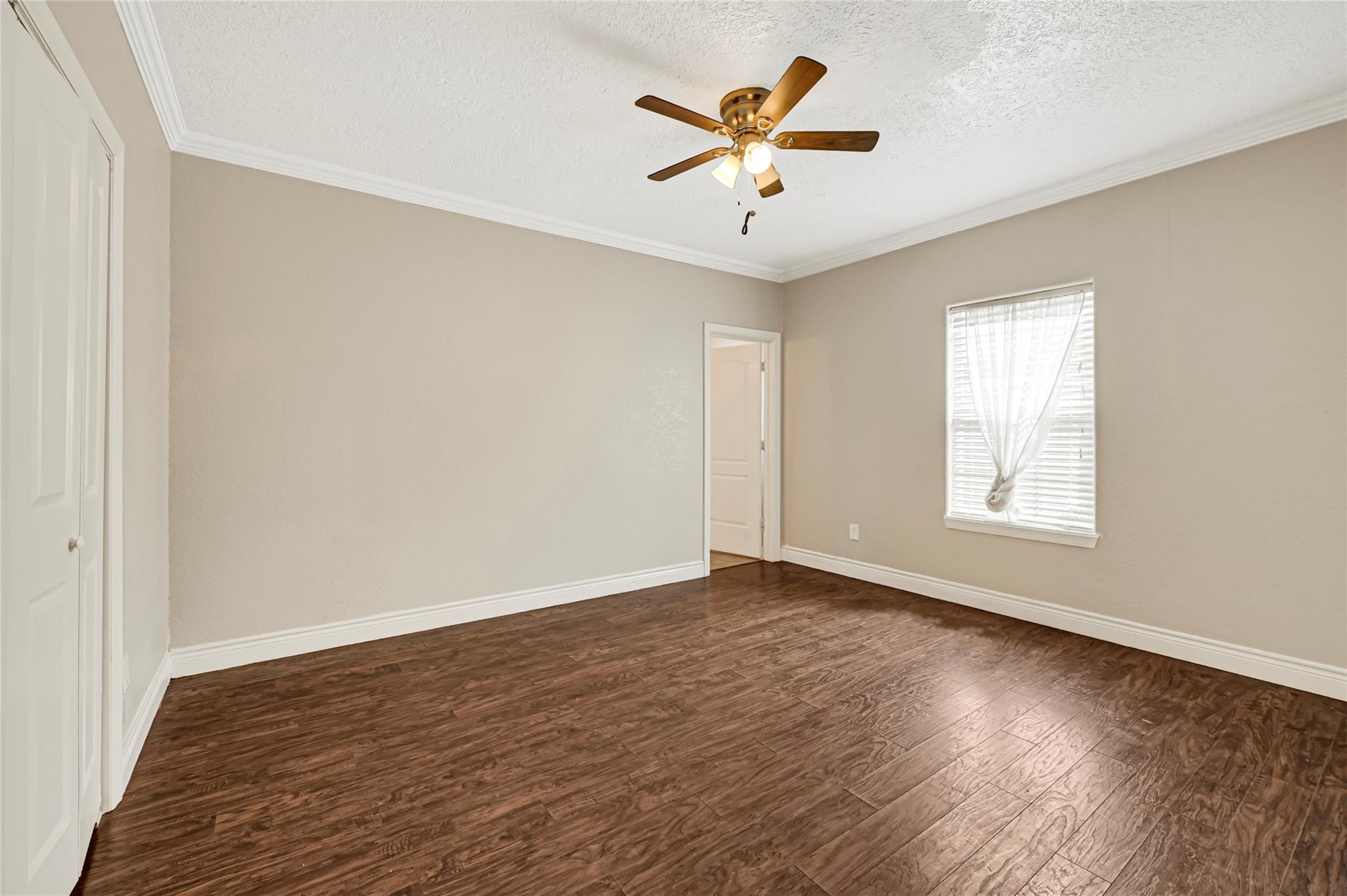 7125 Gillen St Property Photo 14