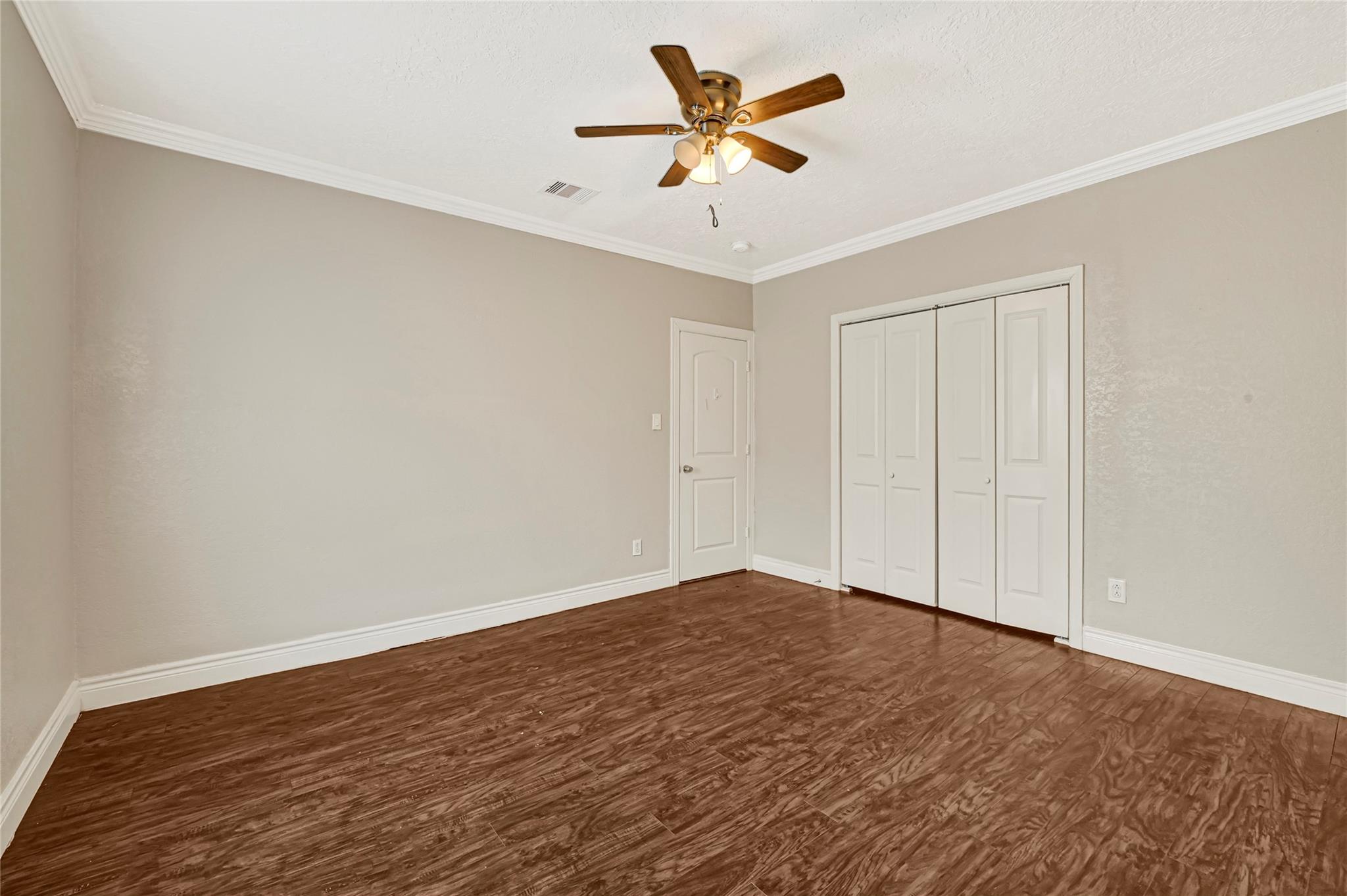 7125 Gillen St Property Photo 15