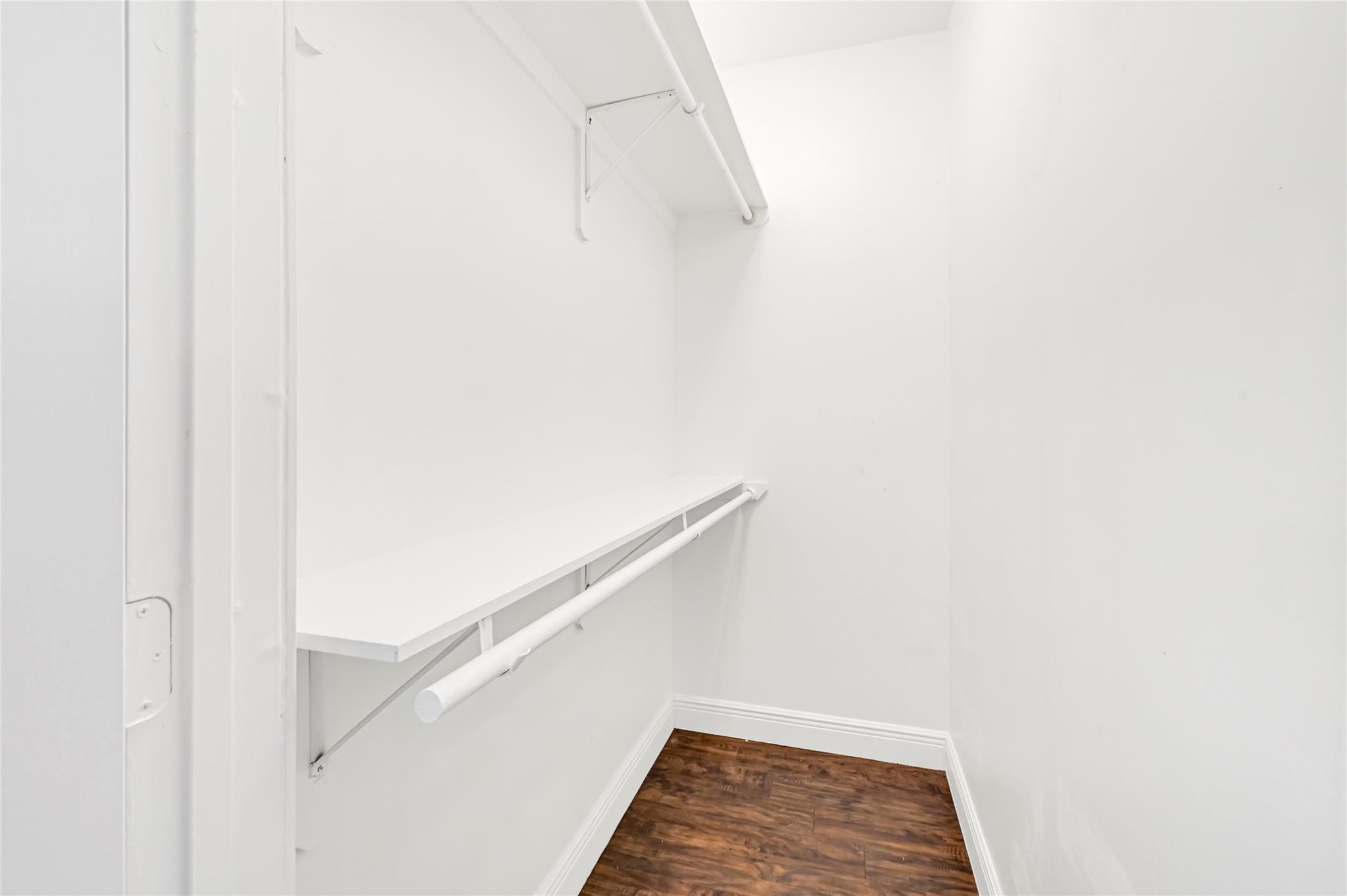 7125 Gillen St Property Photo 18