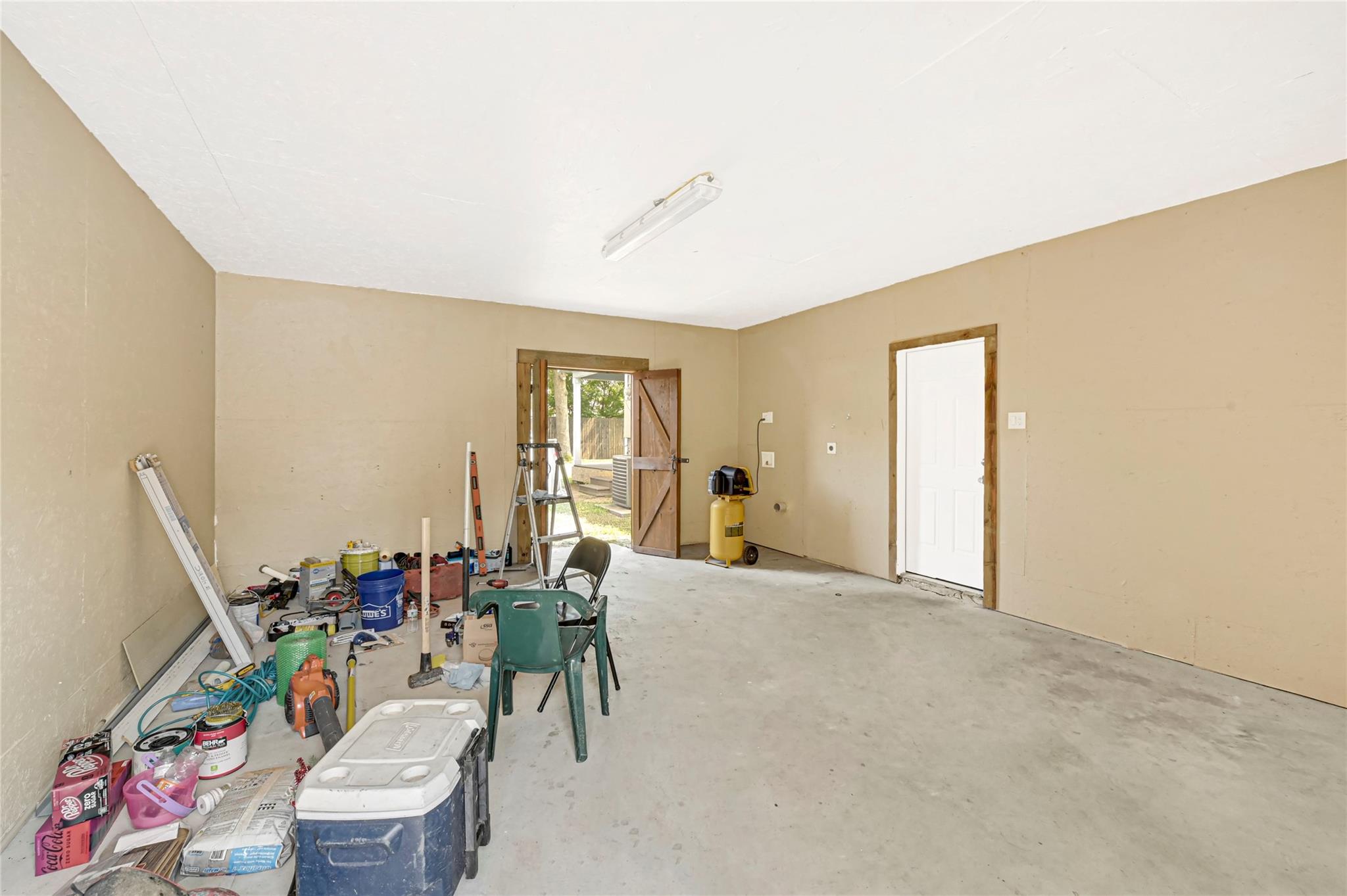 7125 Gillen St Property Photo 23
