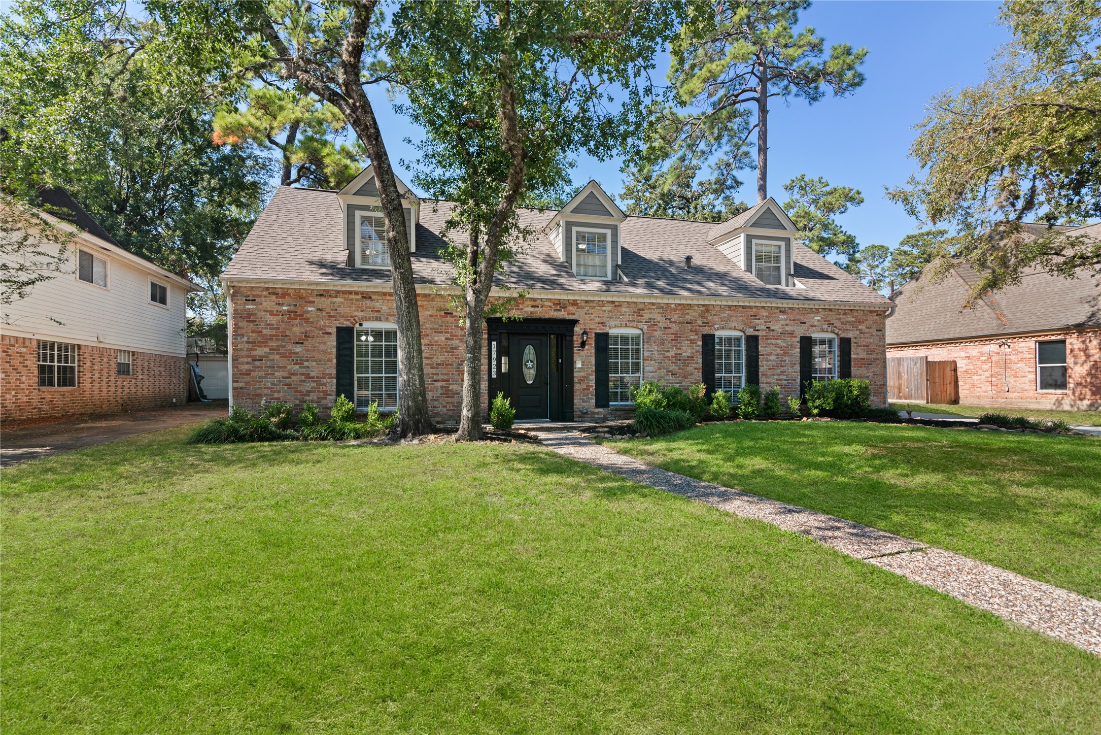 17923 Beaver Creek Drive Property Photo 2