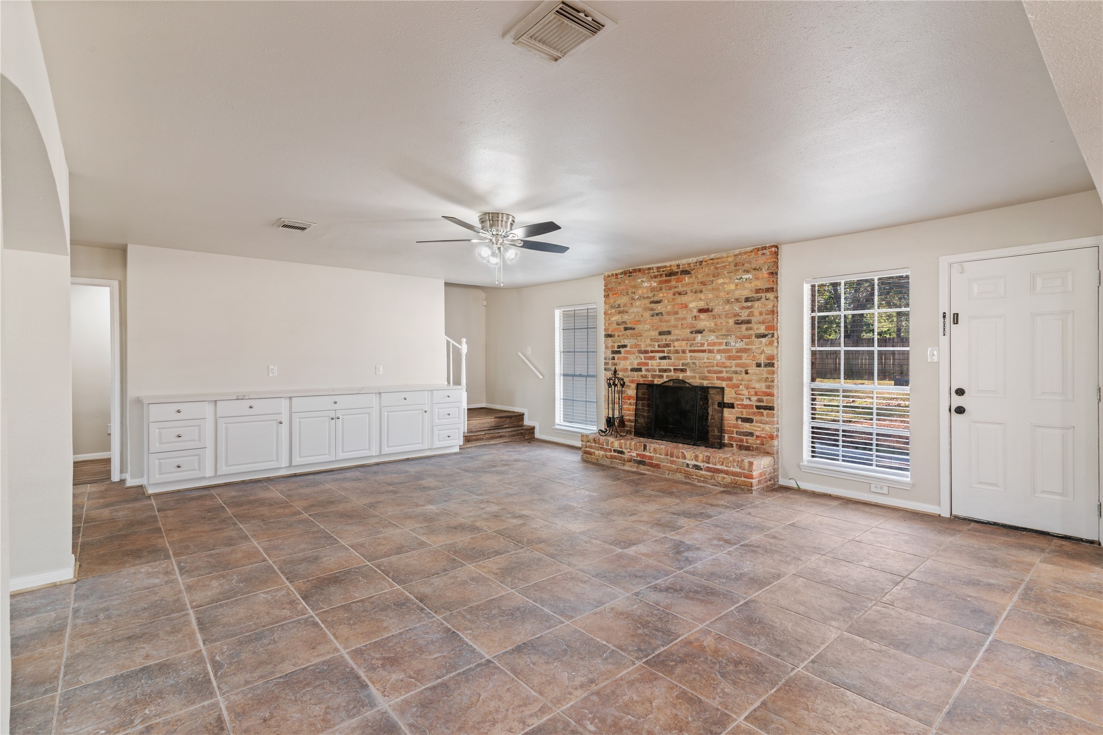 17923 Beaver Creek Drive Property Photo 6