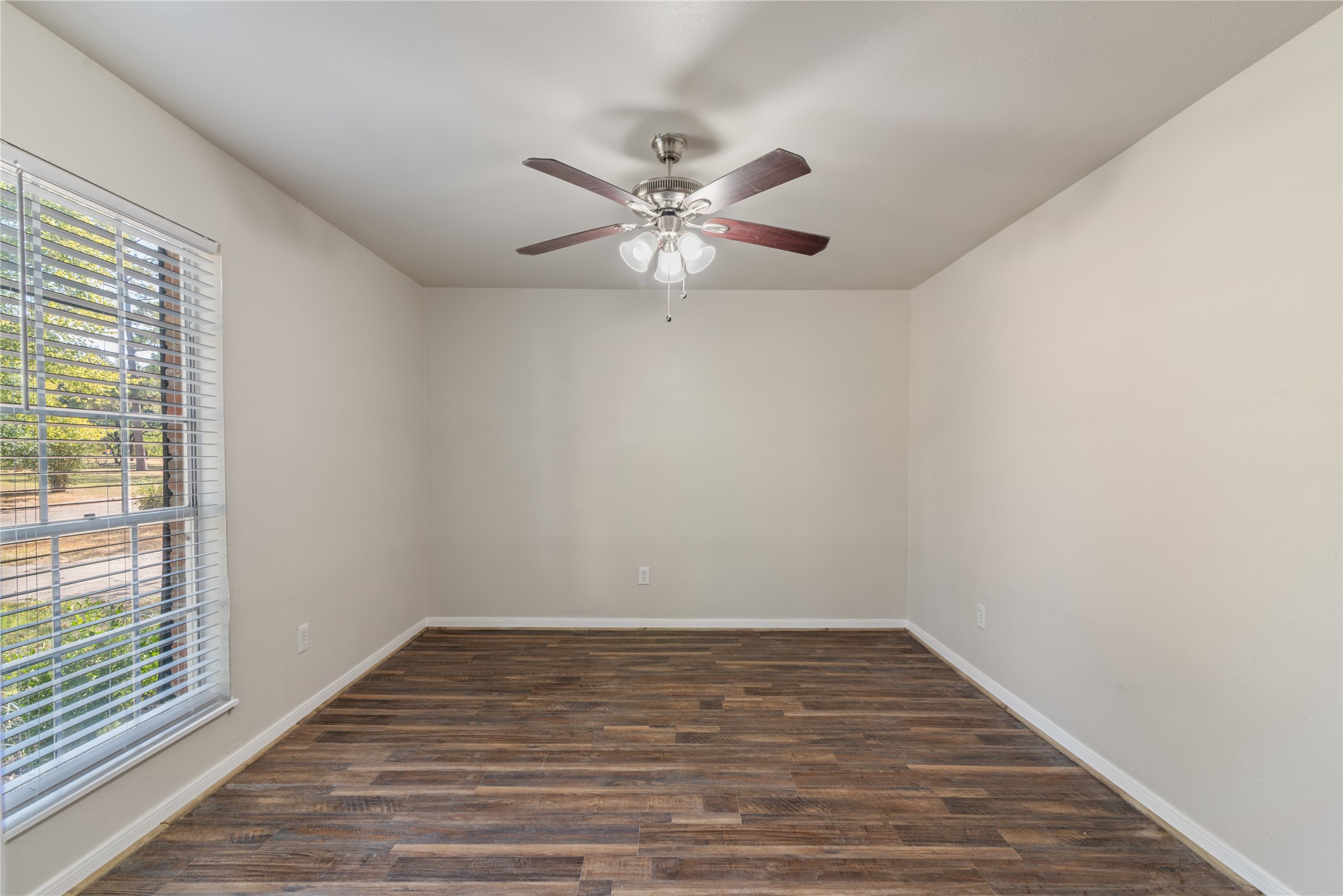 17923 Beaver Creek Drive Property Photo 8