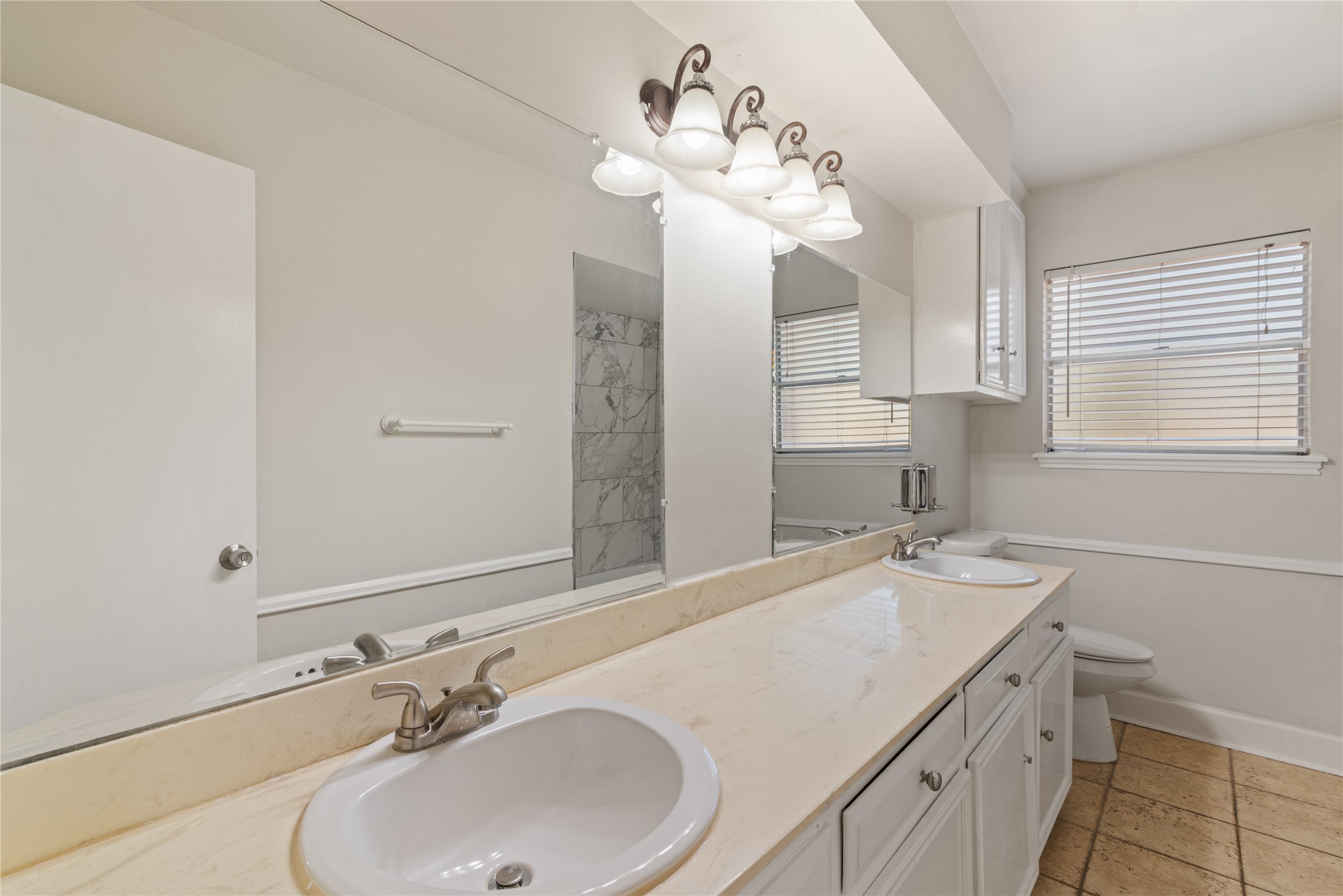 17923 Beaver Creek Drive Property Photo 27