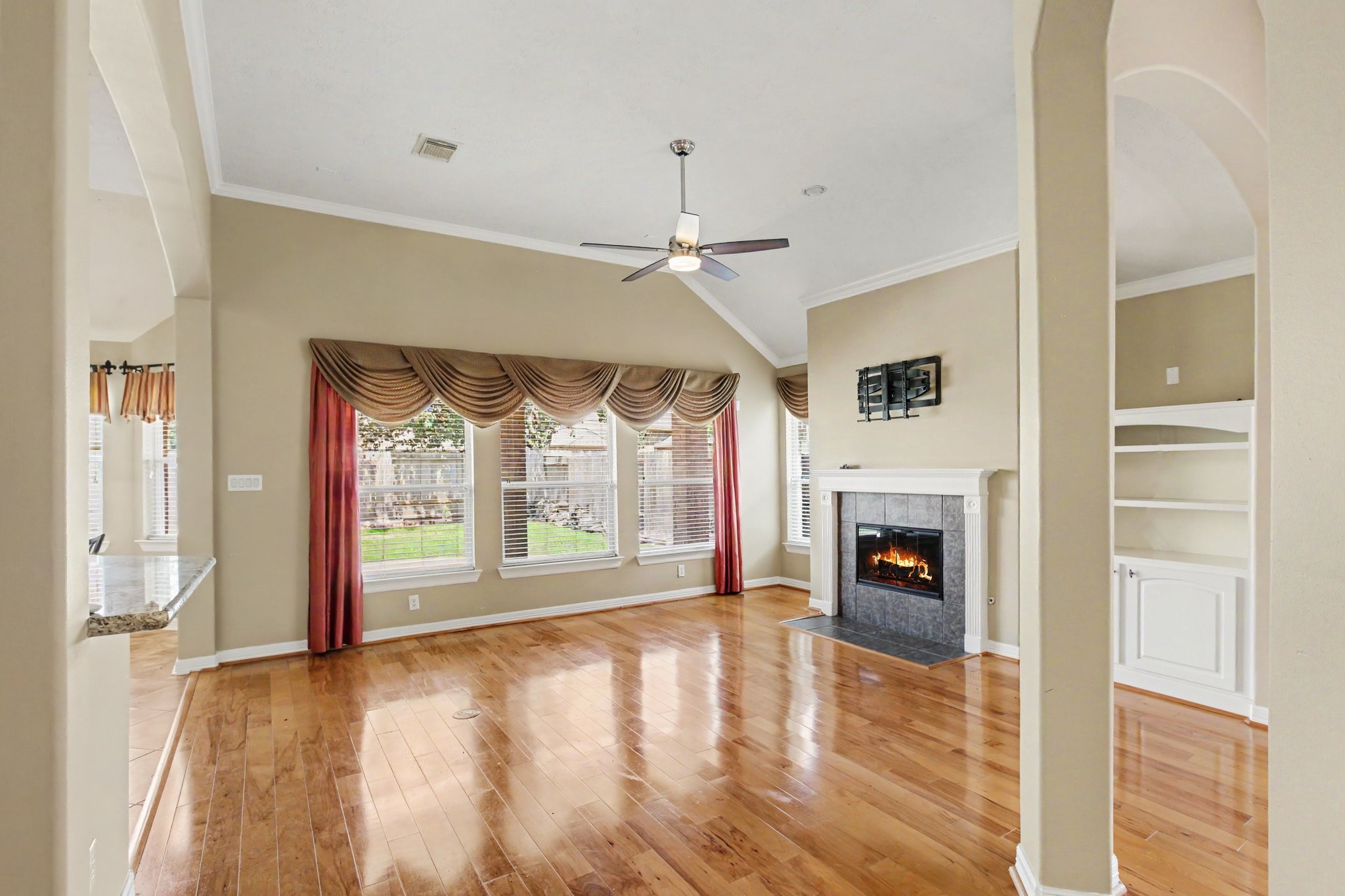 3015 Rustic Gardens Drive Property Photo 3