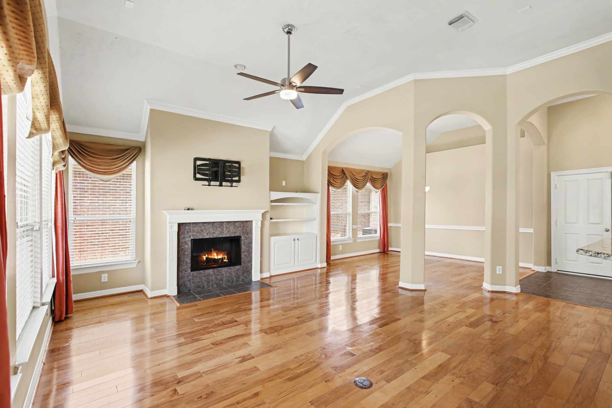 3015 Rustic Gardens Drive Property Photo 5