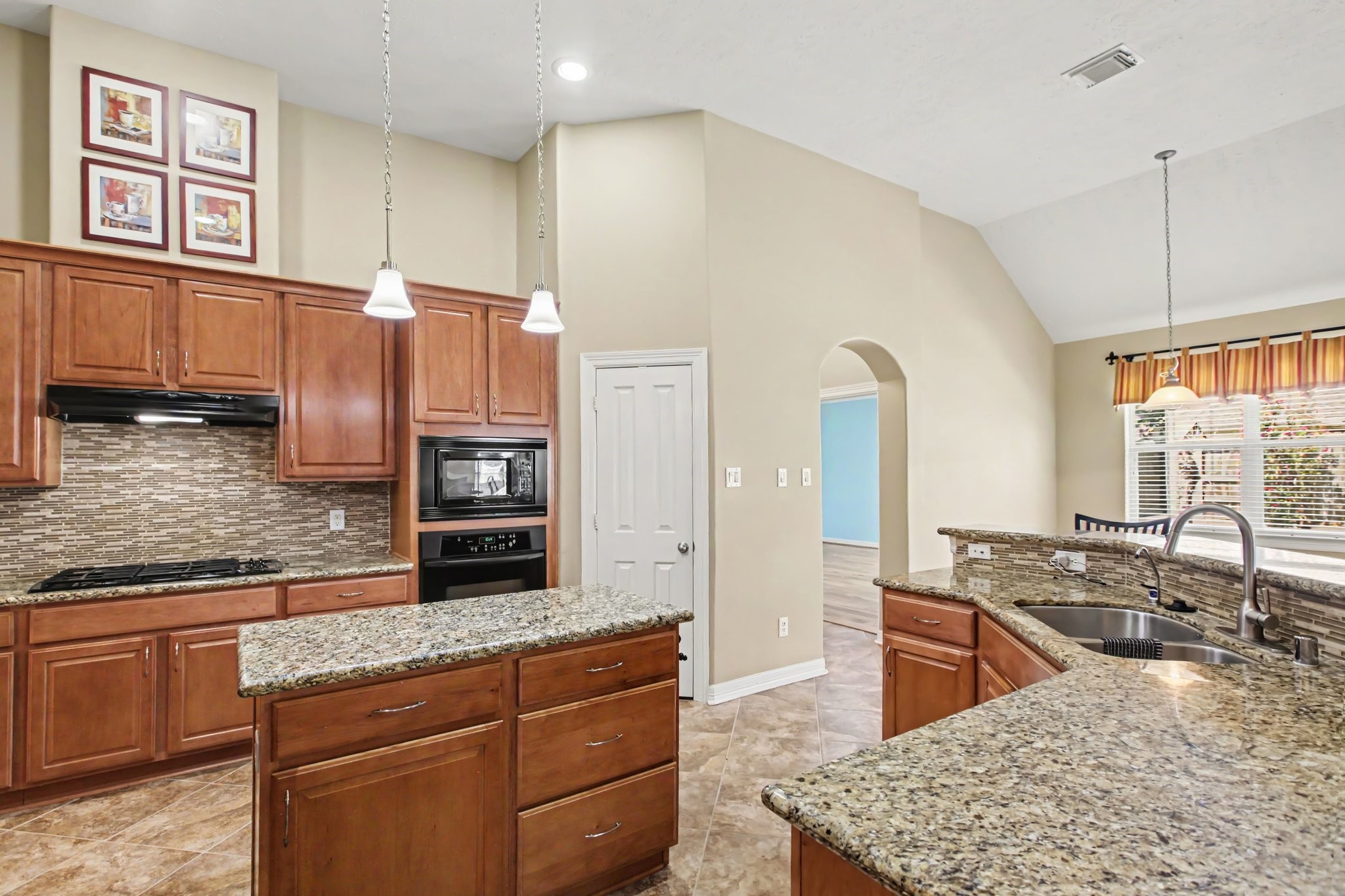 3015 Rustic Gardens Drive Property Photo 10