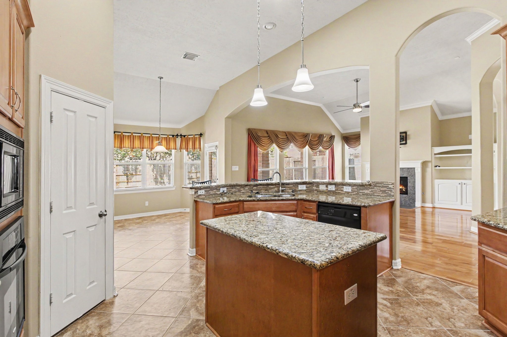 3015 Rustic Gardens Drive Property Photo 12