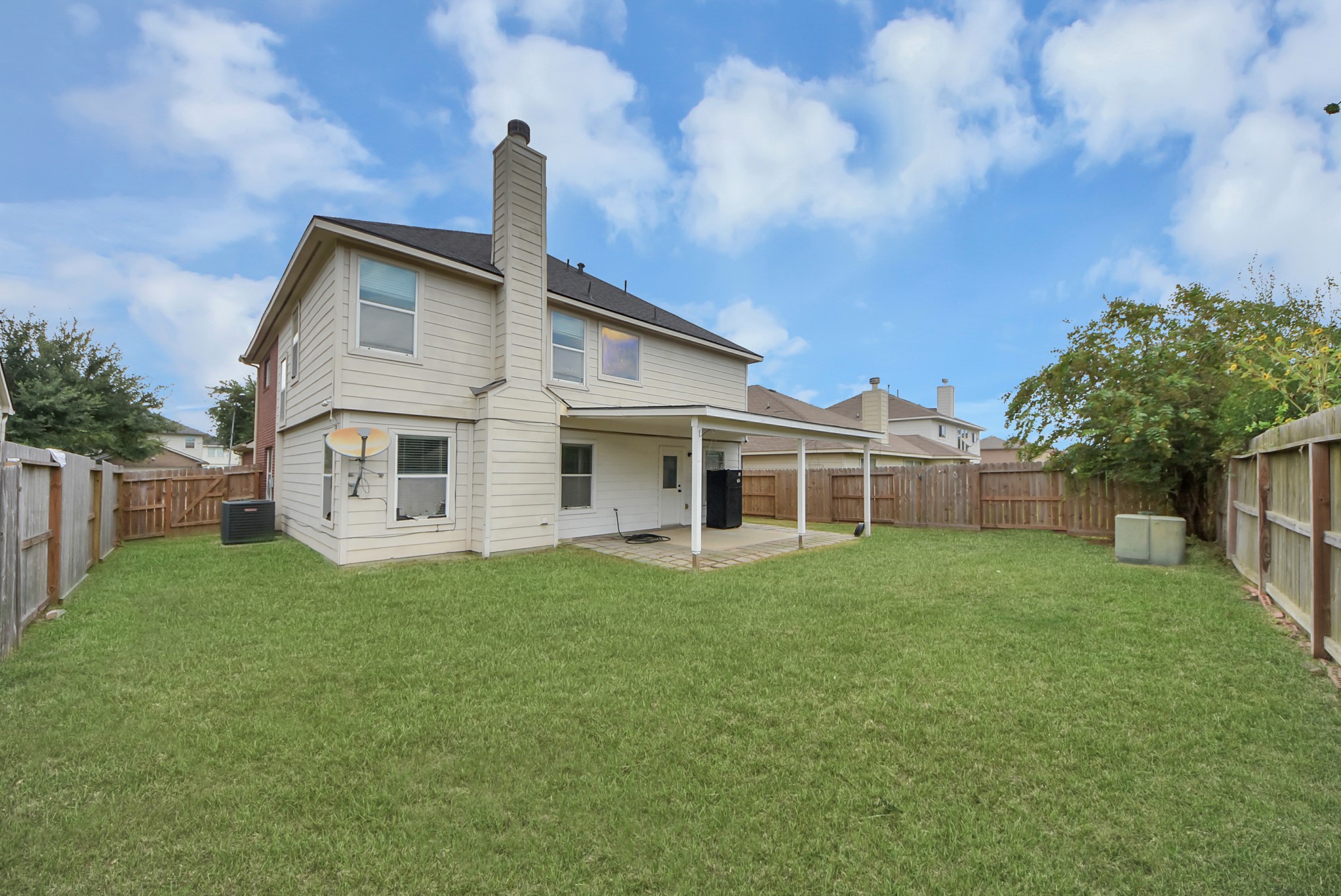7238 Foxshadows Lane Property Photo 7