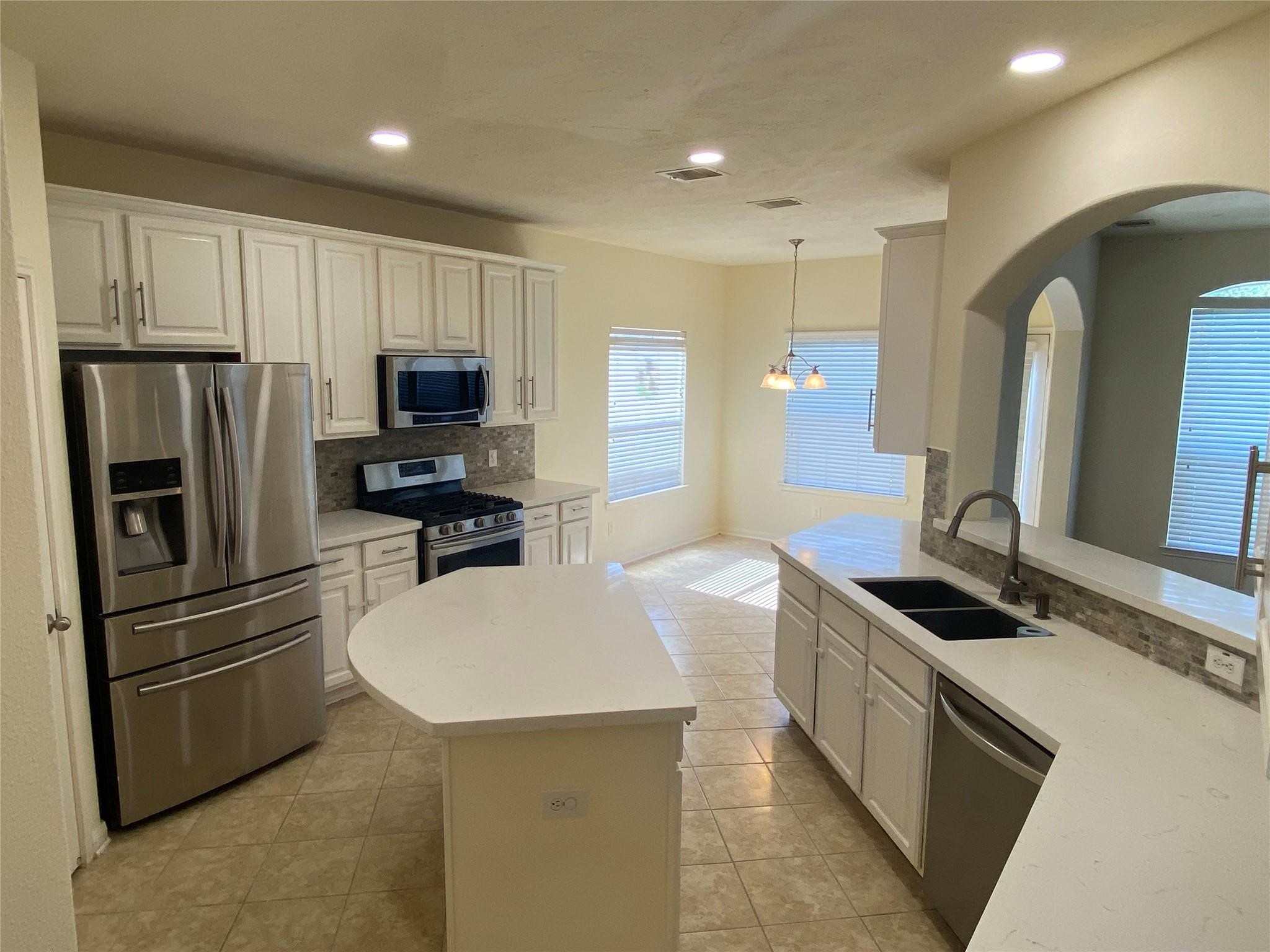 3526 Pine Valley Drive Property Photo 8