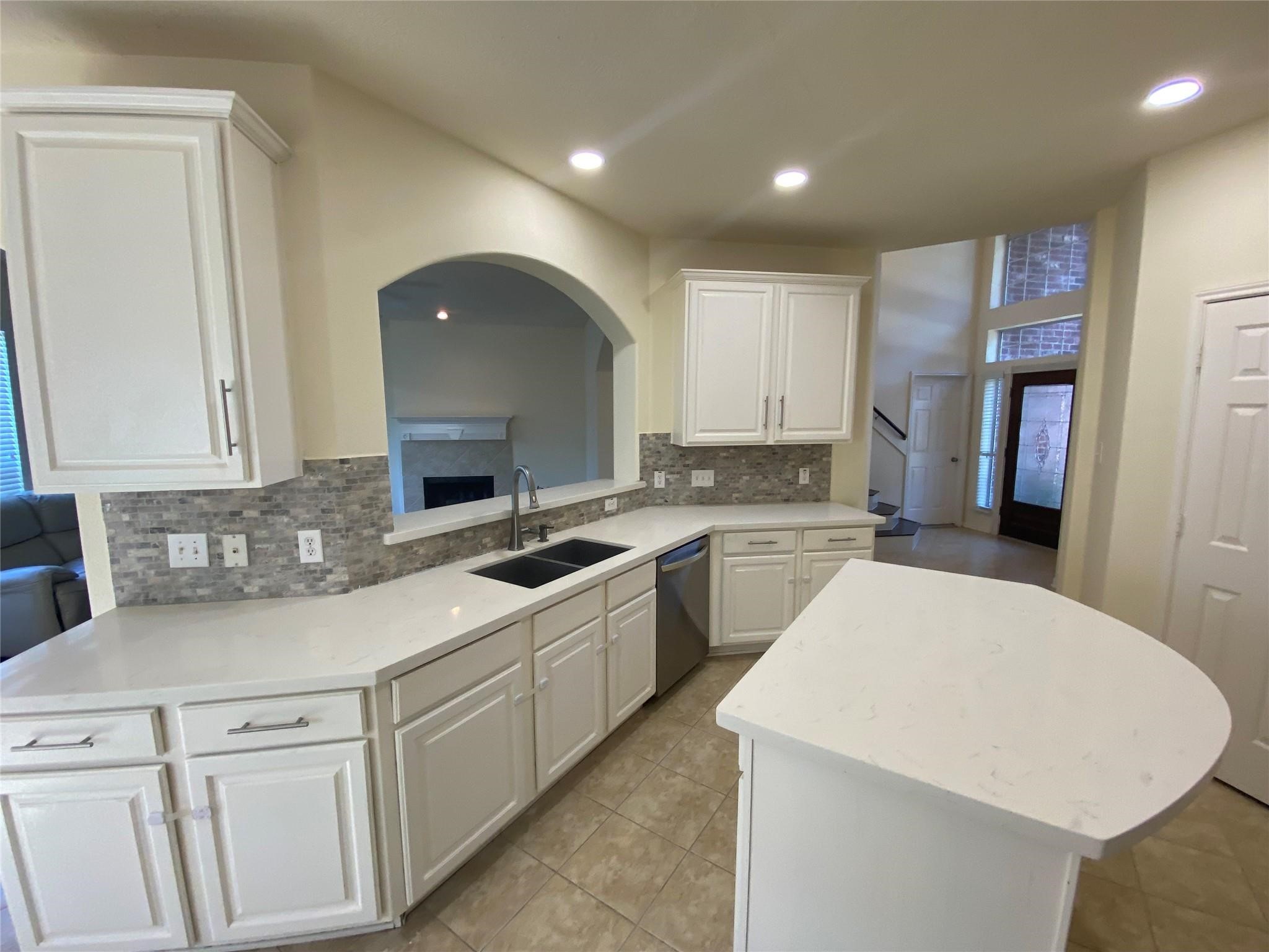 3526 Pine Valley Drive Property Photo 9