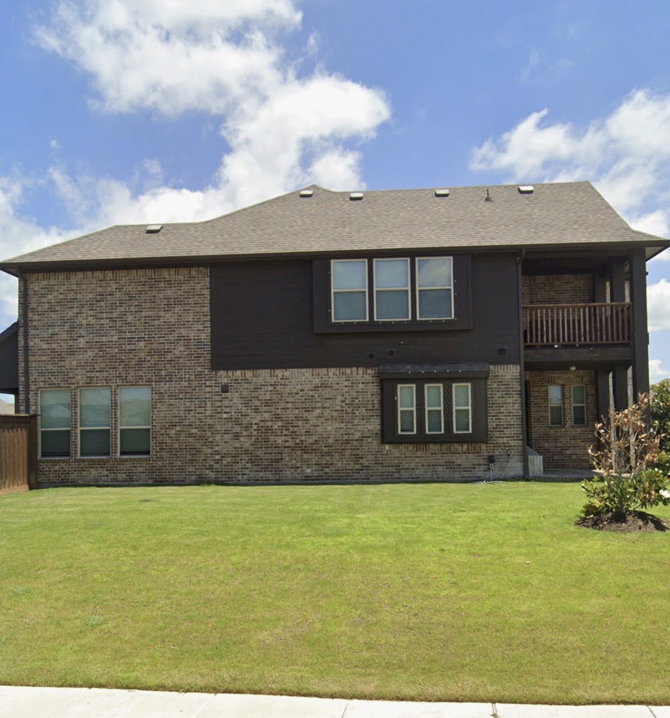 2119 Devonblue Drive Property Photo 4