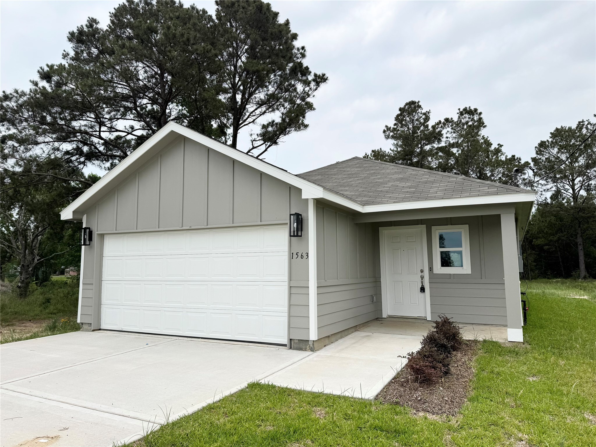 1563 Belton Lane Property Photo 2