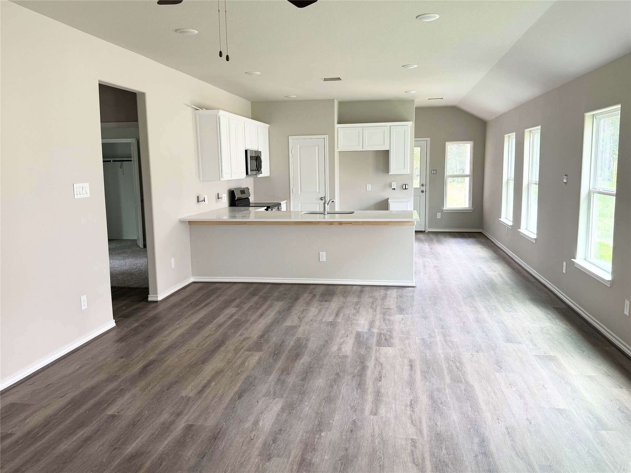 1563 Belton Lane Property Photo 4