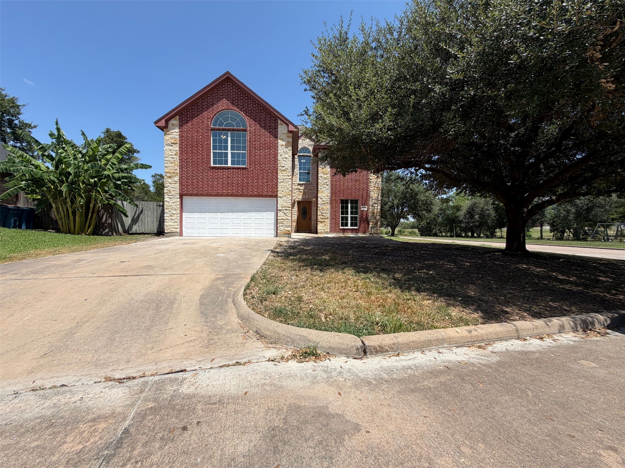 107 S Creek Drive Property Photo 1
