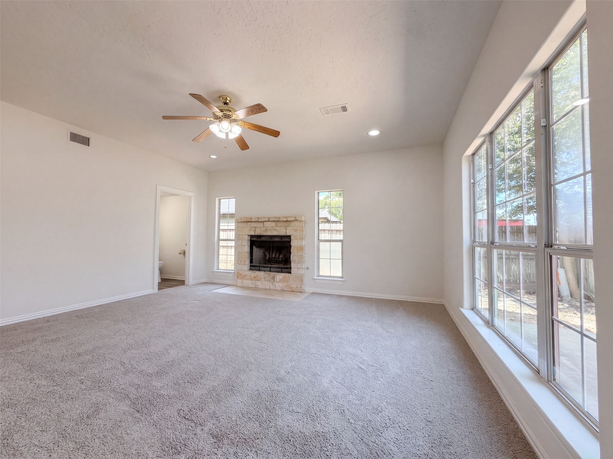 107 S Creek Drive Property Photo 3
