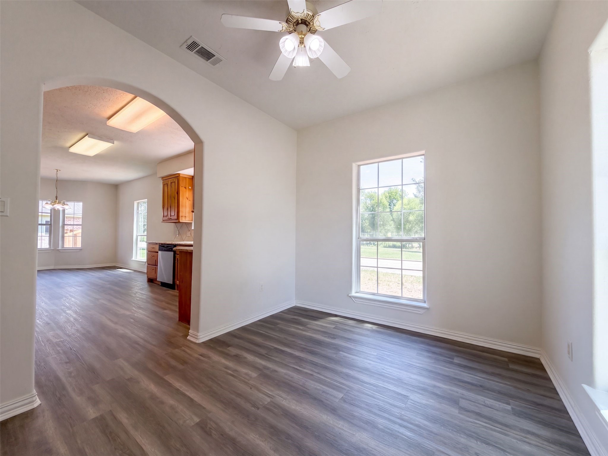 107 S Creek Drive Property Photo 6