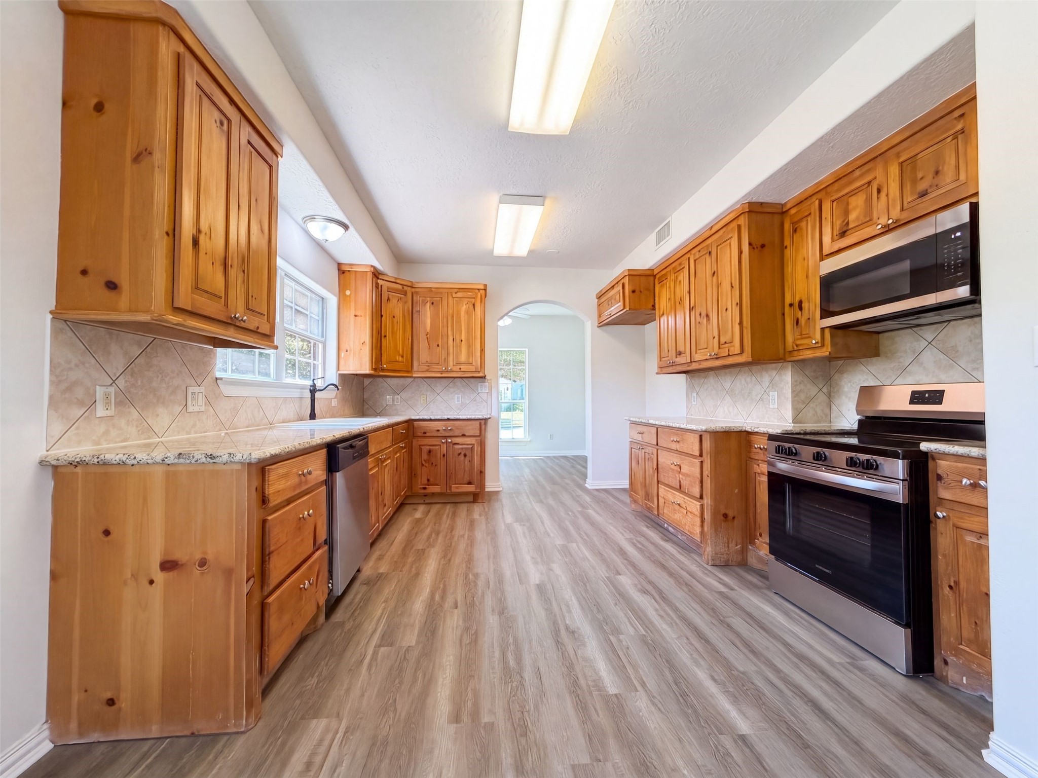 107 S Creek Drive Property Photo 8