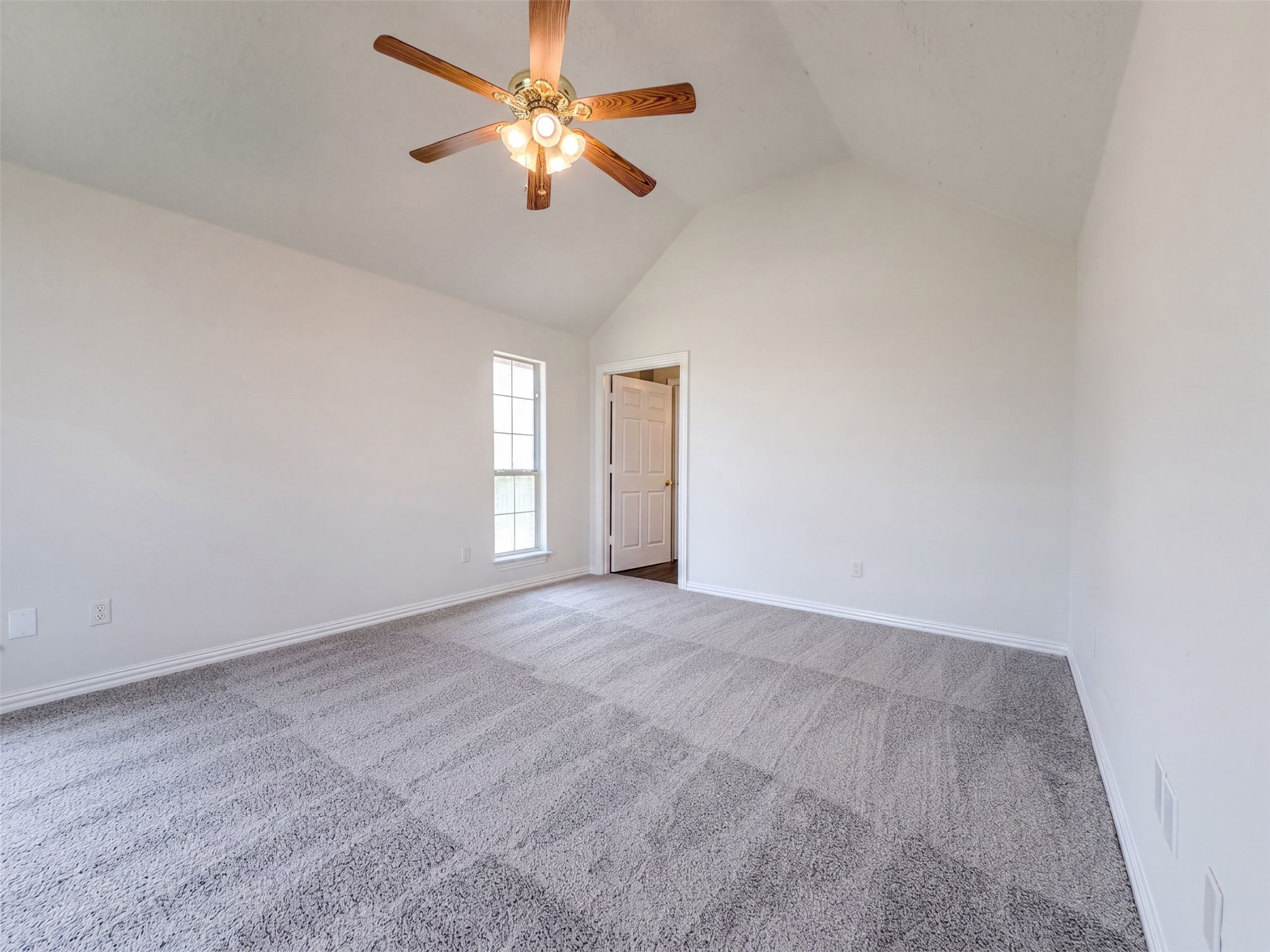 107 S Creek Drive Property Photo 12