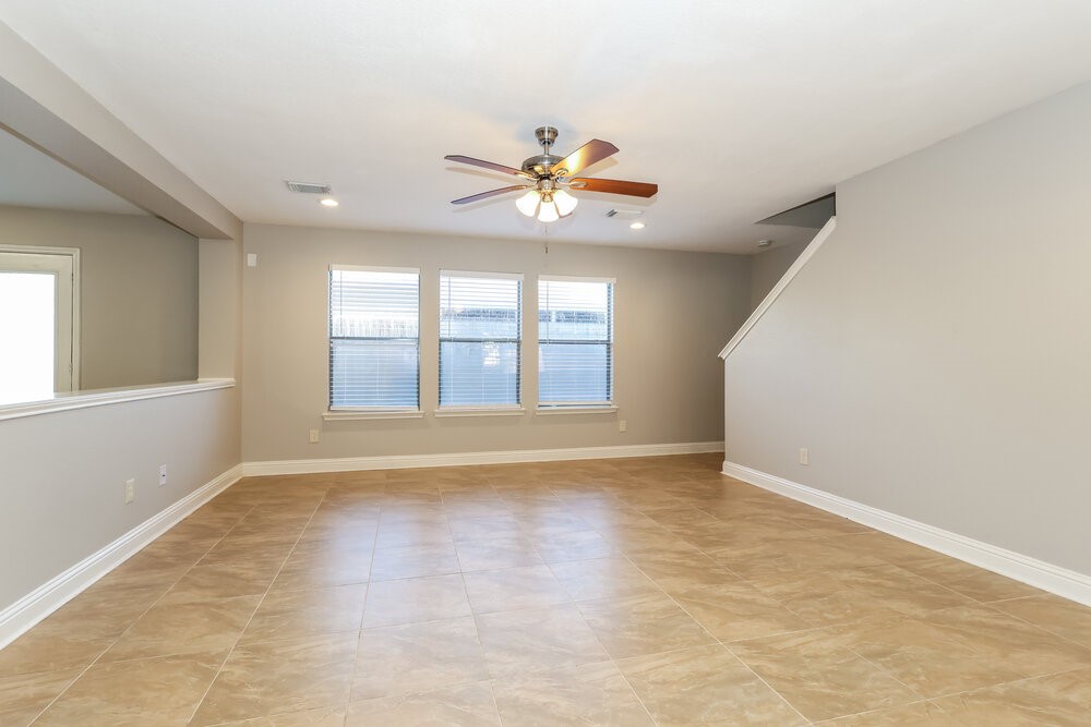 29623 Legends Bluff Drive Property Photo 4