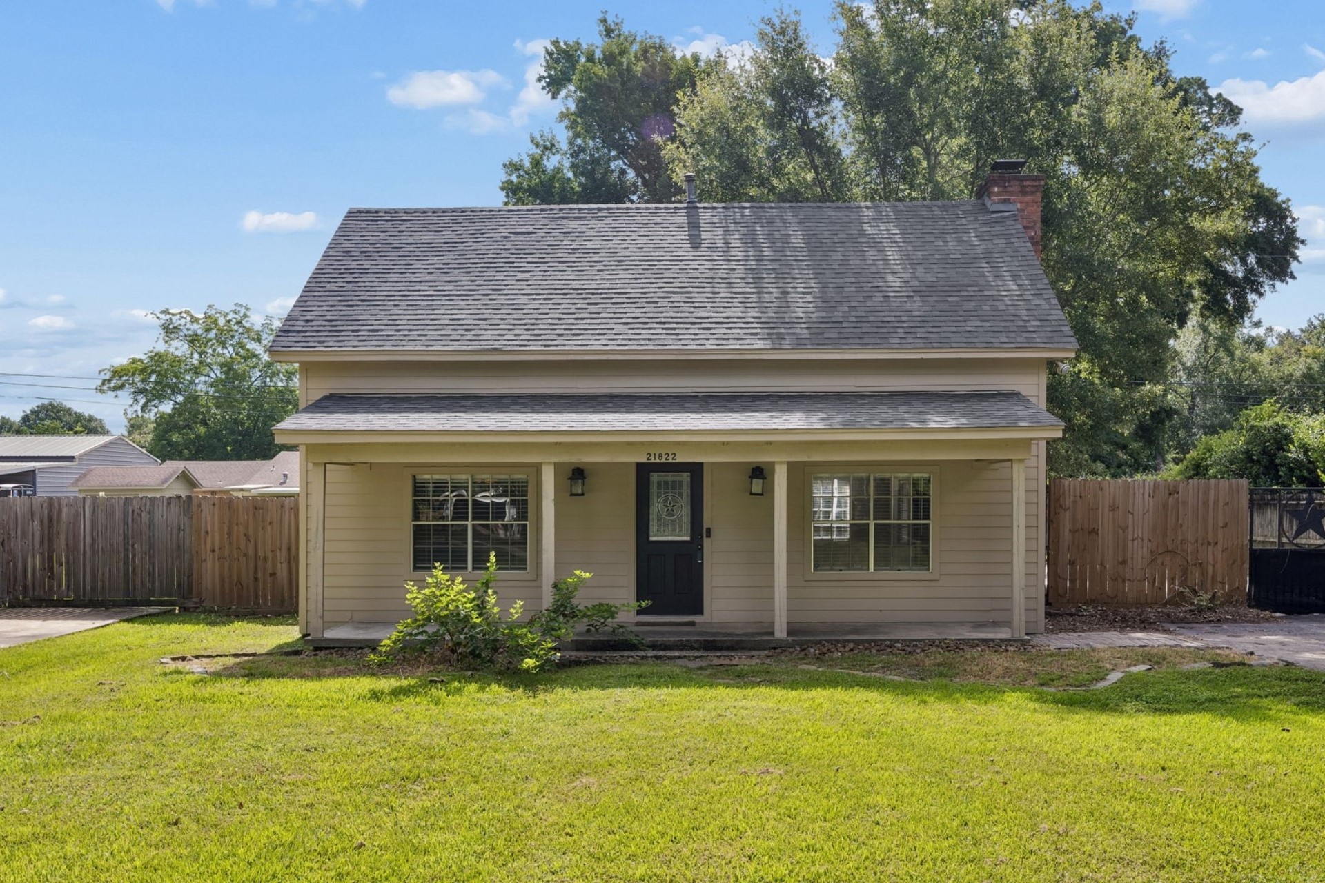 21822 Tophill Drive Property Photo 2