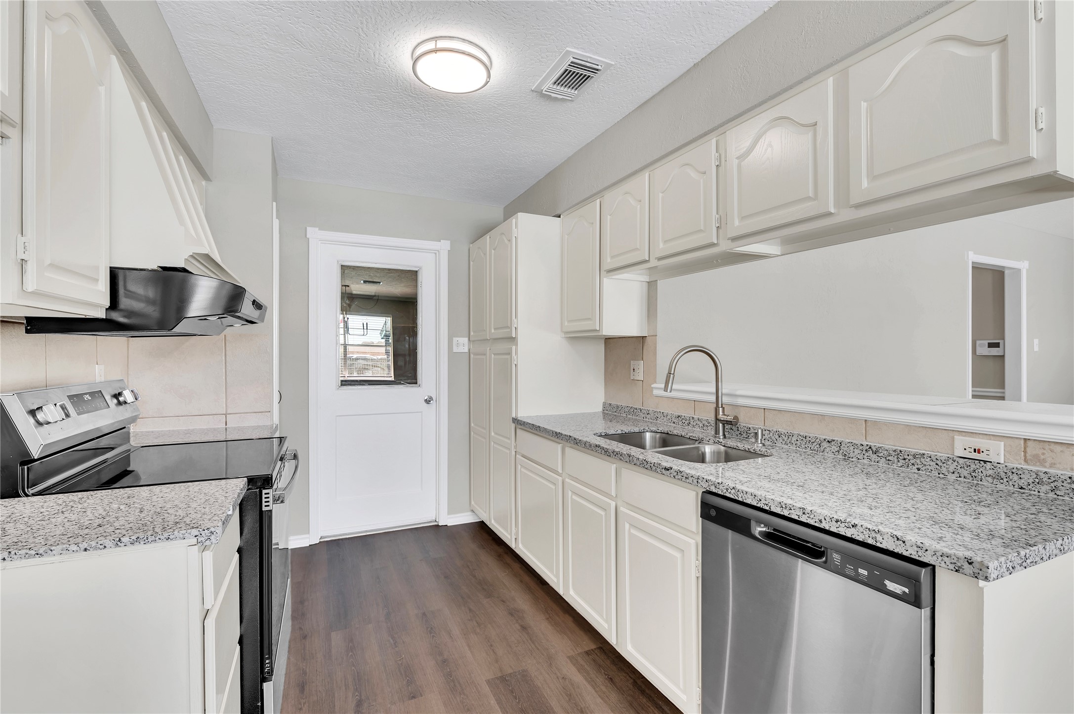 5422 Thistle Drive Property Photo 8