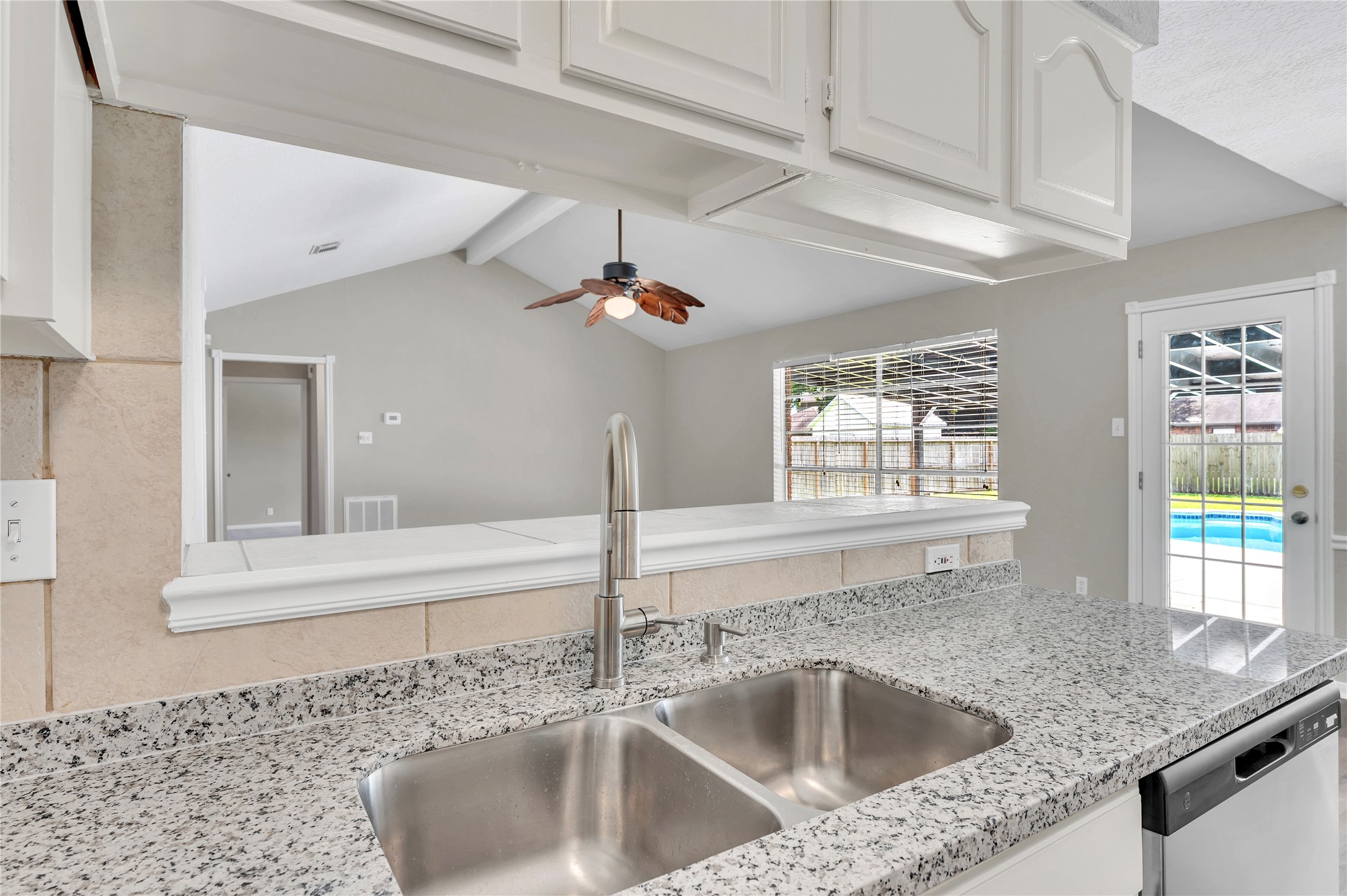 5422 Thistle Drive Property Photo 11