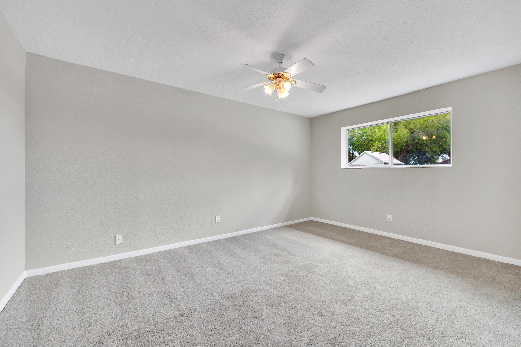 5422 Thistle Drive Property Photo 13