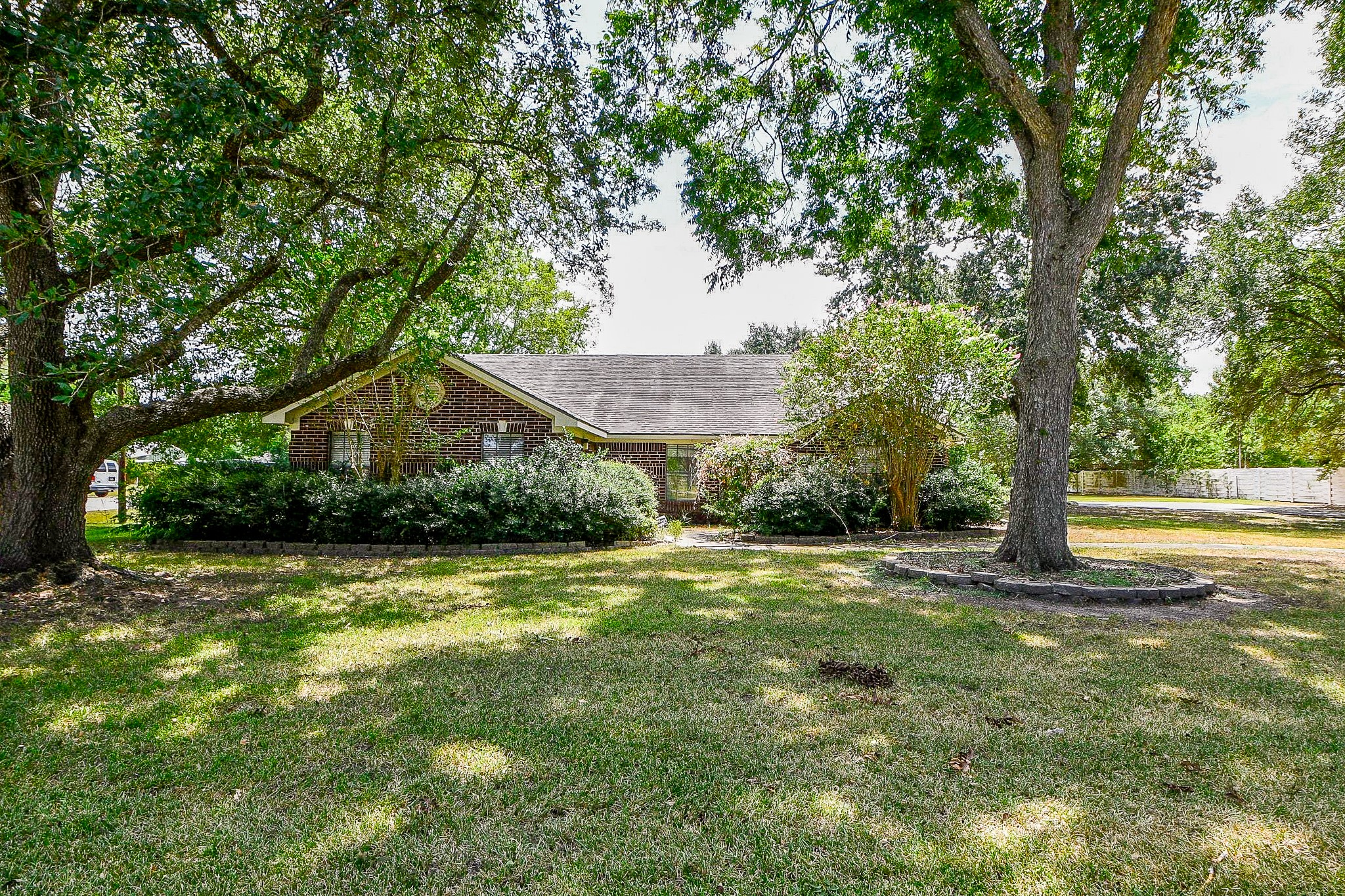 25121 Lakeview Road Property Photo 2