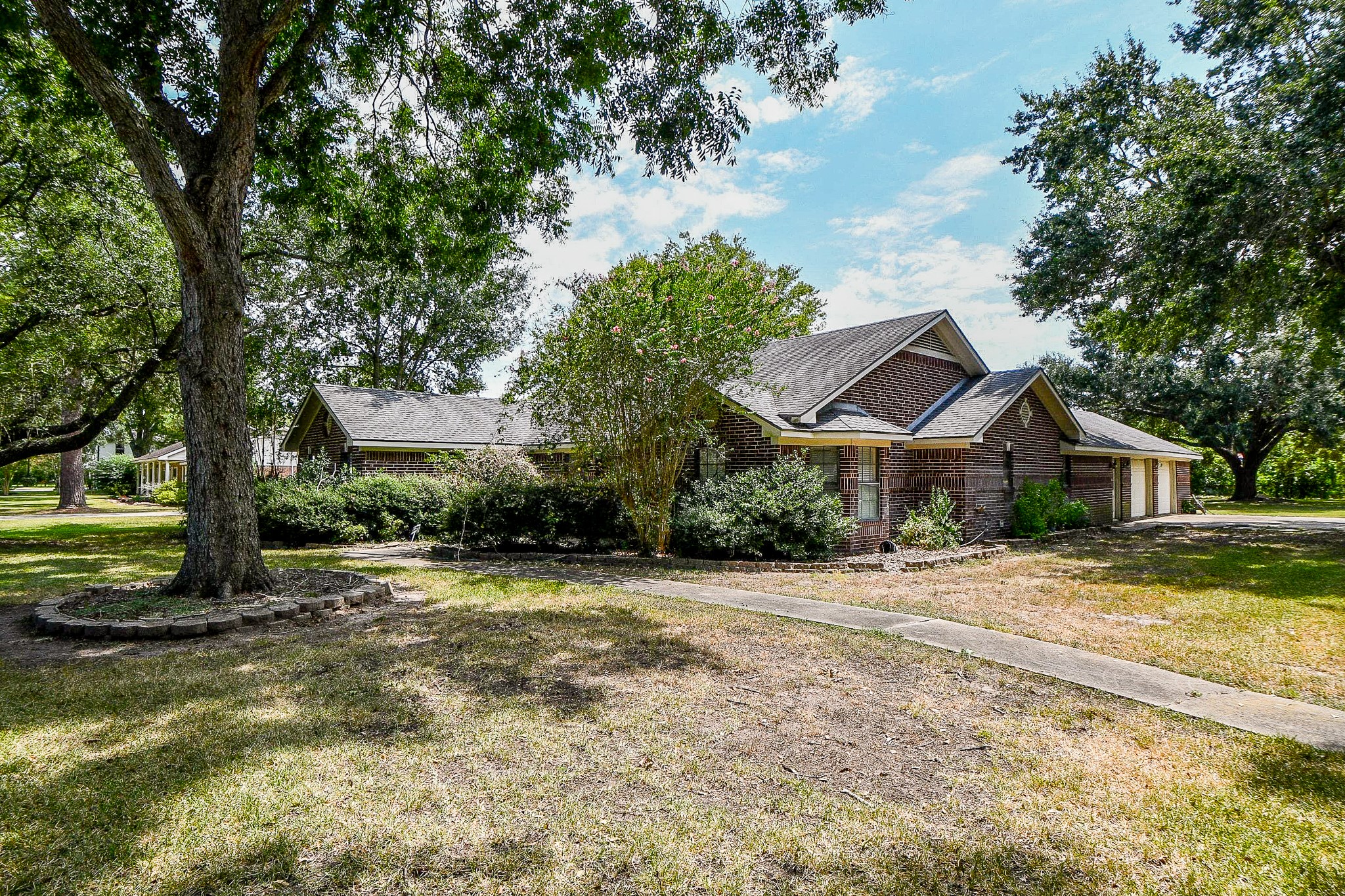 25121 Lakeview Road Property Photo 3