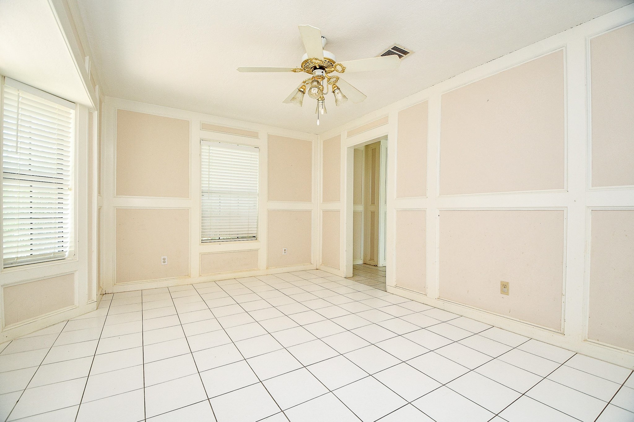 25121 Lakeview Road Property Photo 11