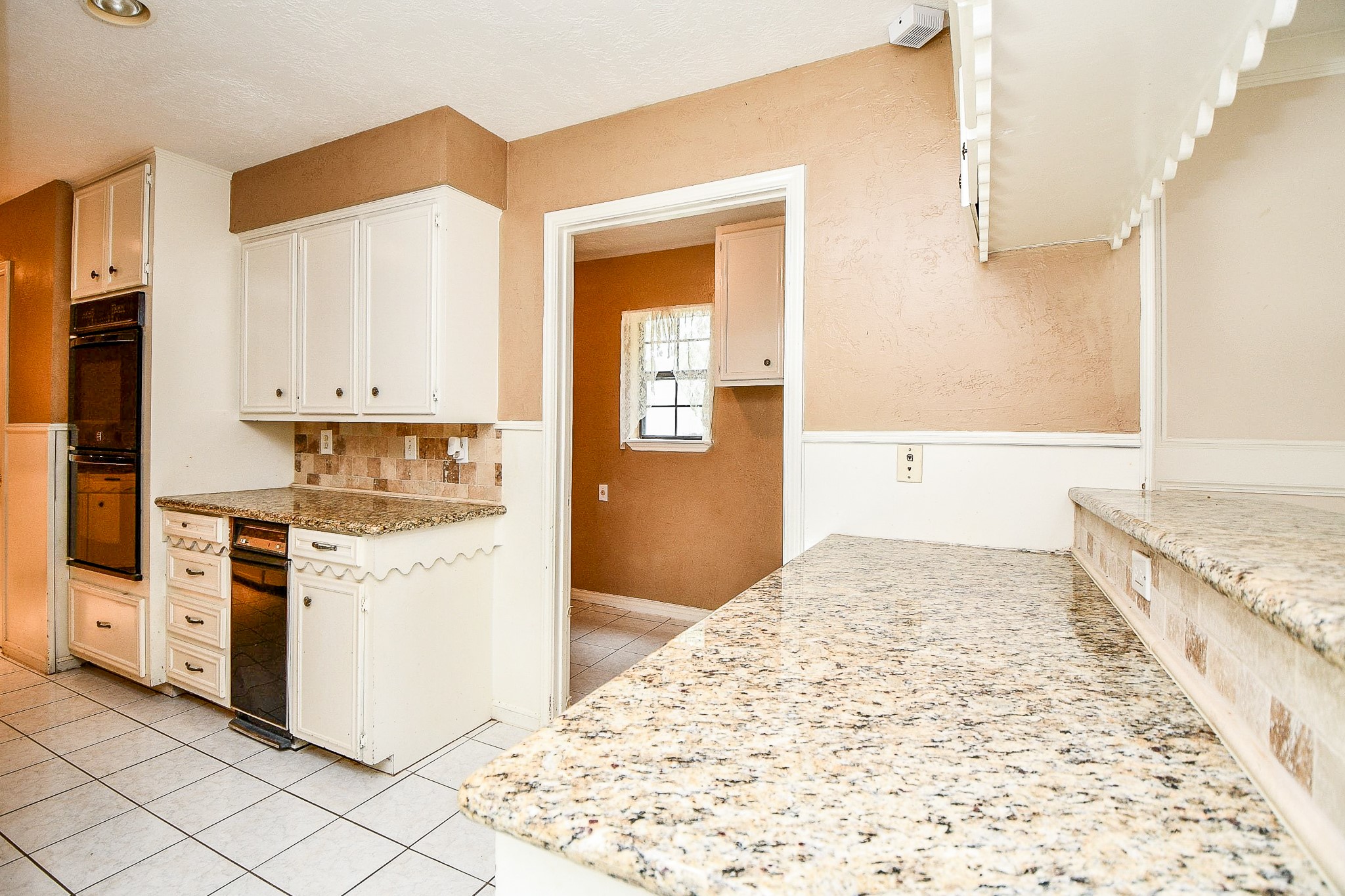 25121 Lakeview Road Property Photo 13