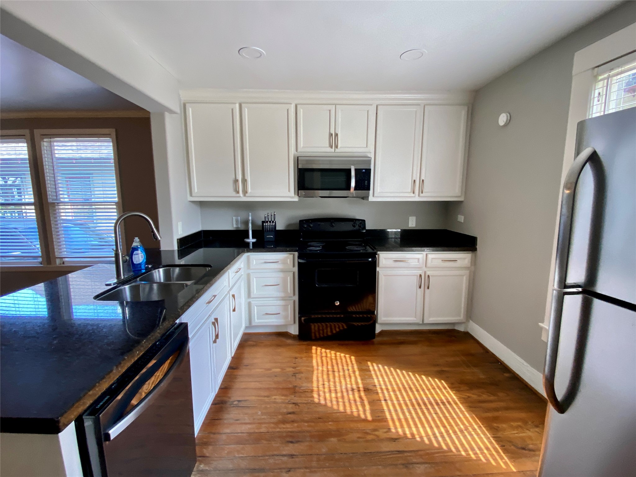 1230 Ashland Street Property Photo 3