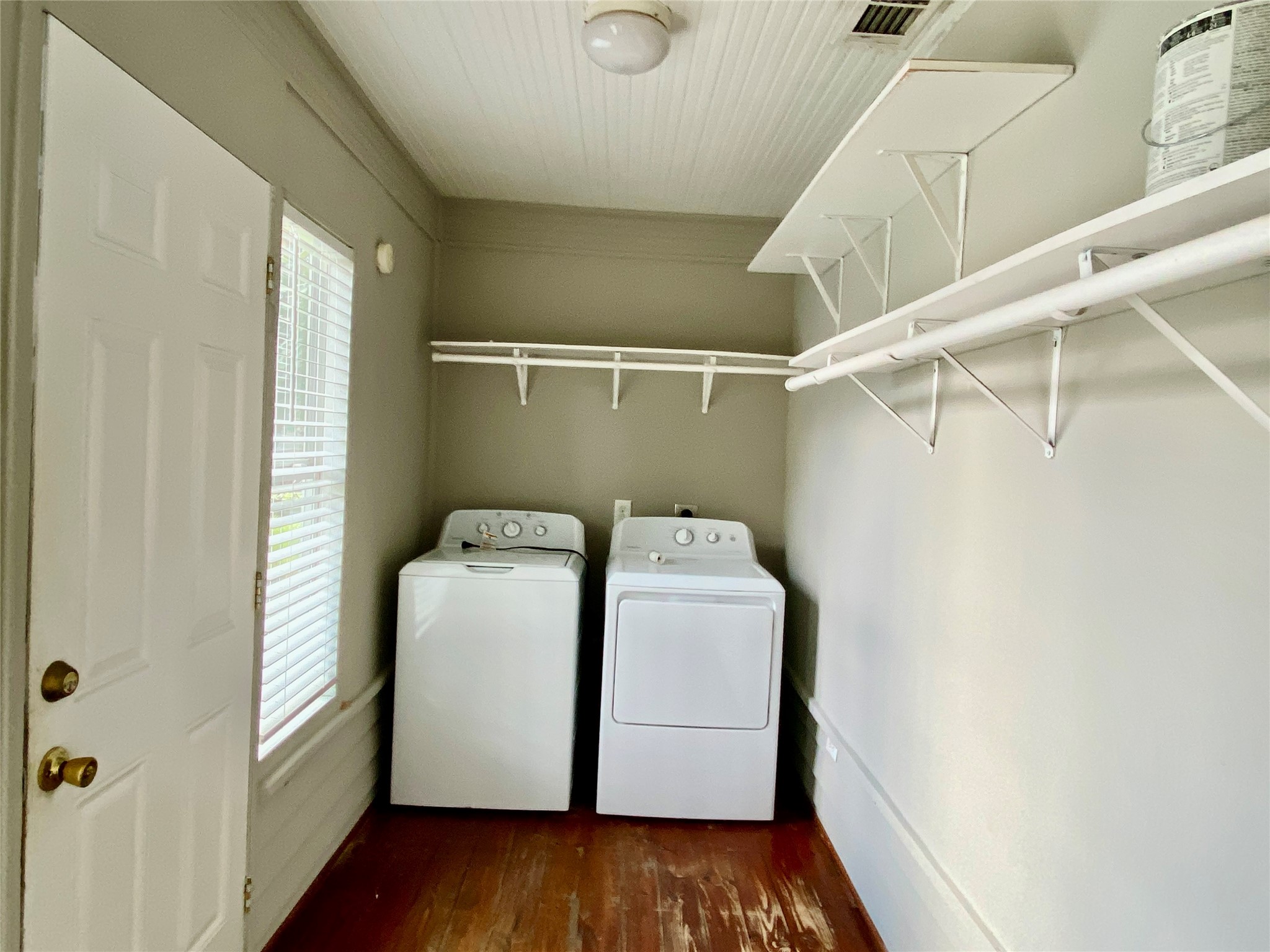 1230 Ashland Street Property Photo 5