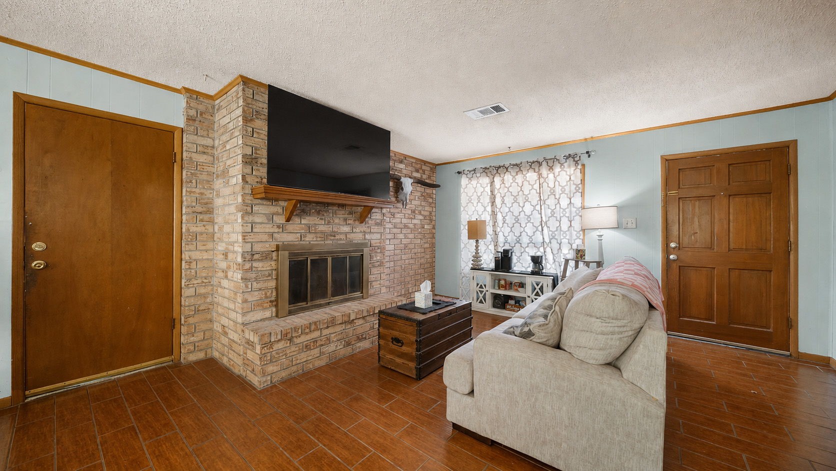 2015 Lee Street Property Photo 2