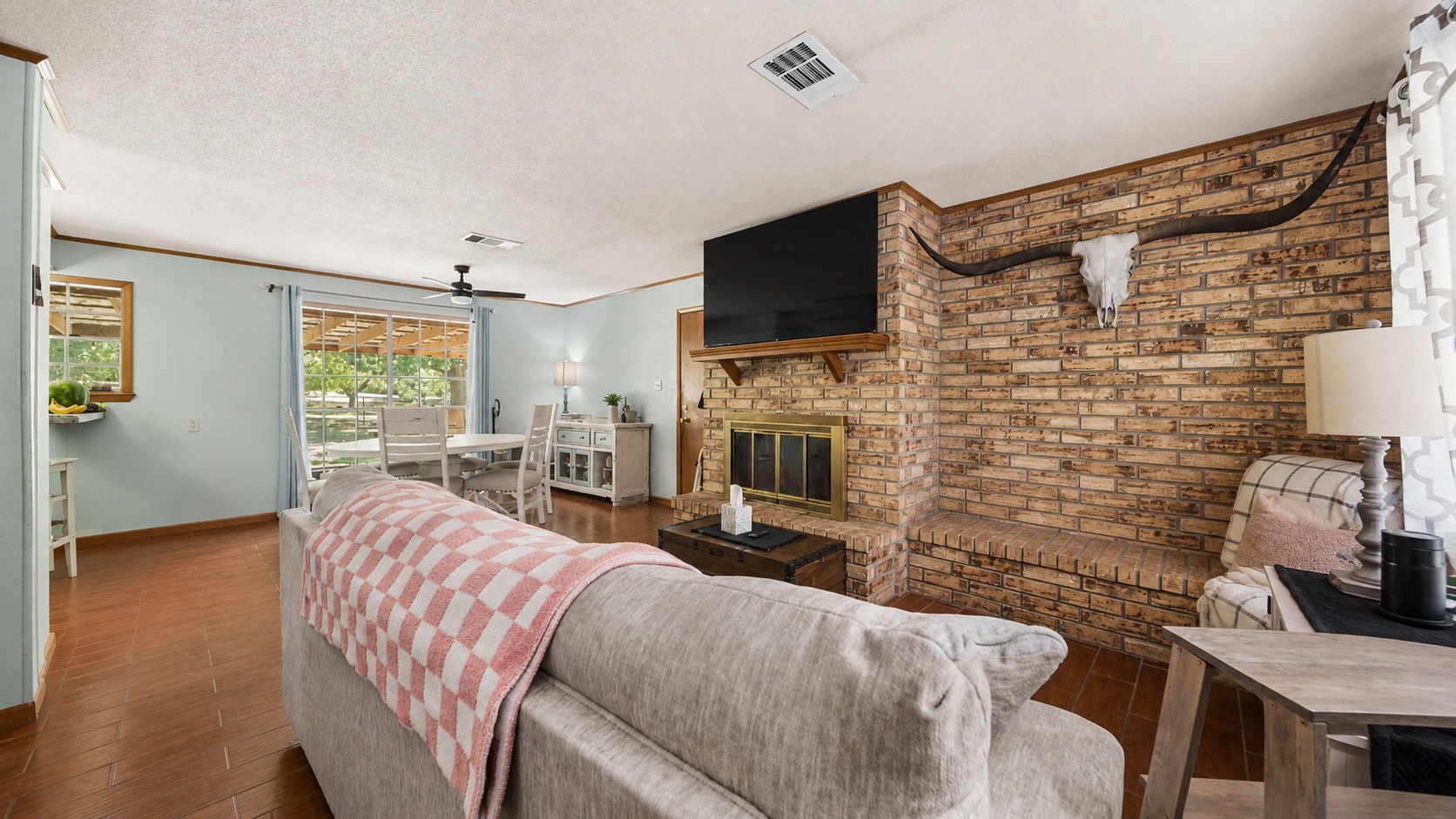 2015 Lee Street Property Photo 3