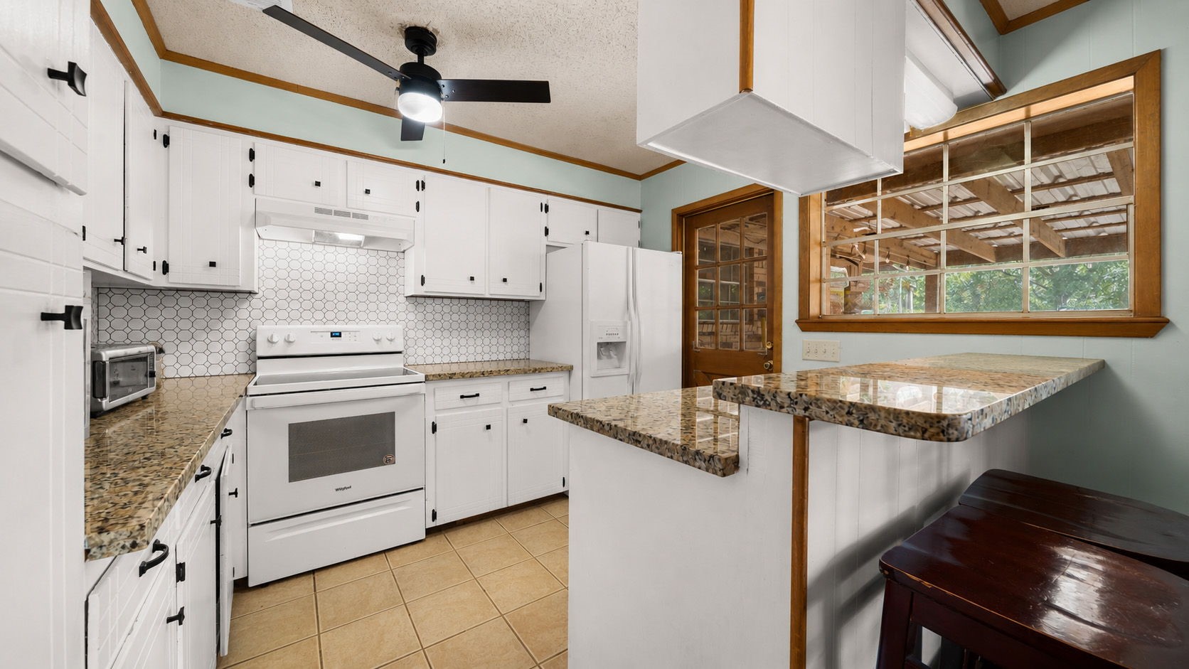 2015 Lee Street Property Photo 5