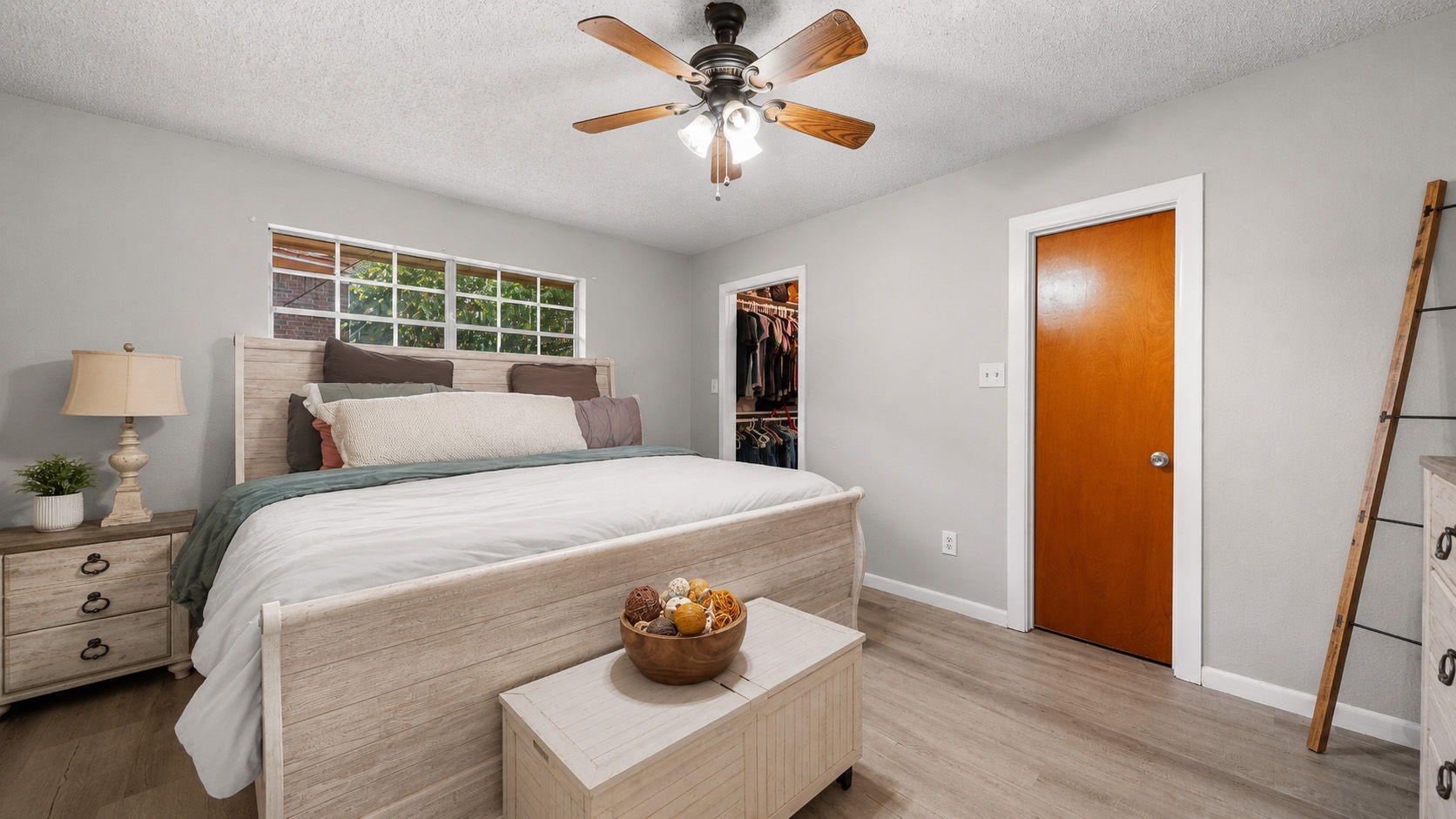2015 Lee Street Property Photo 8