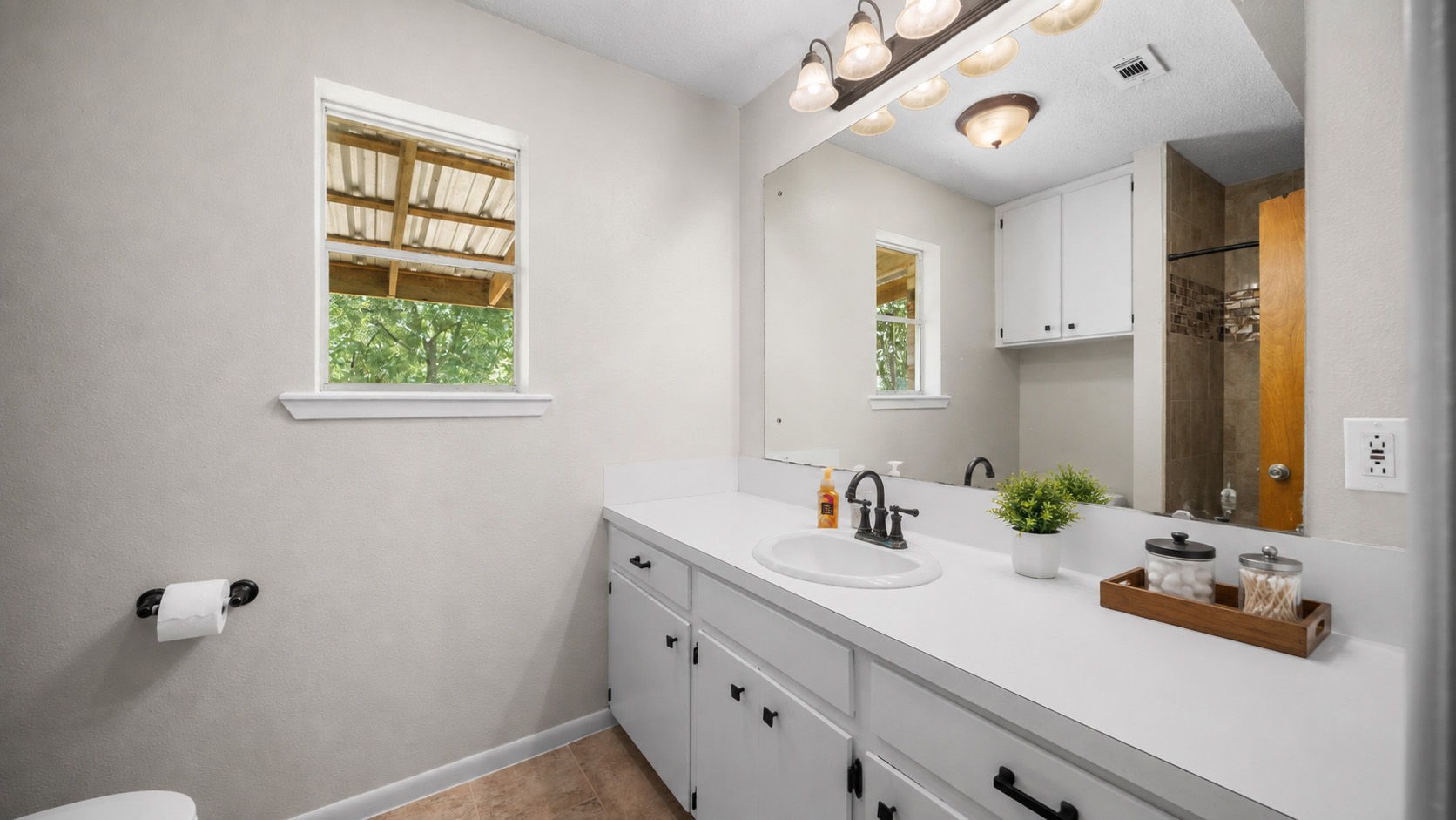 2015 Lee Street Property Photo 10
