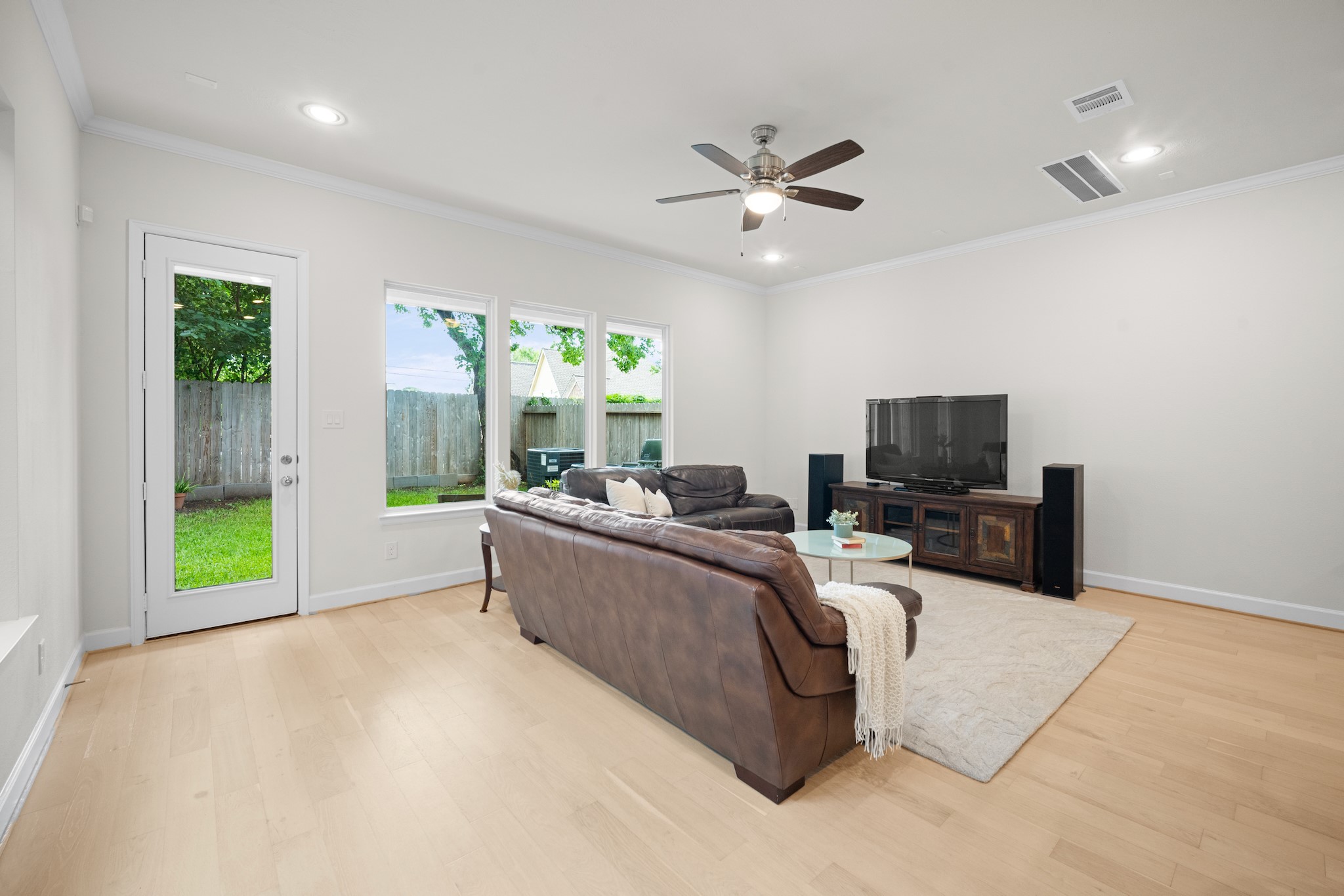 1648 Bonnie Brae Street Property Photo 11