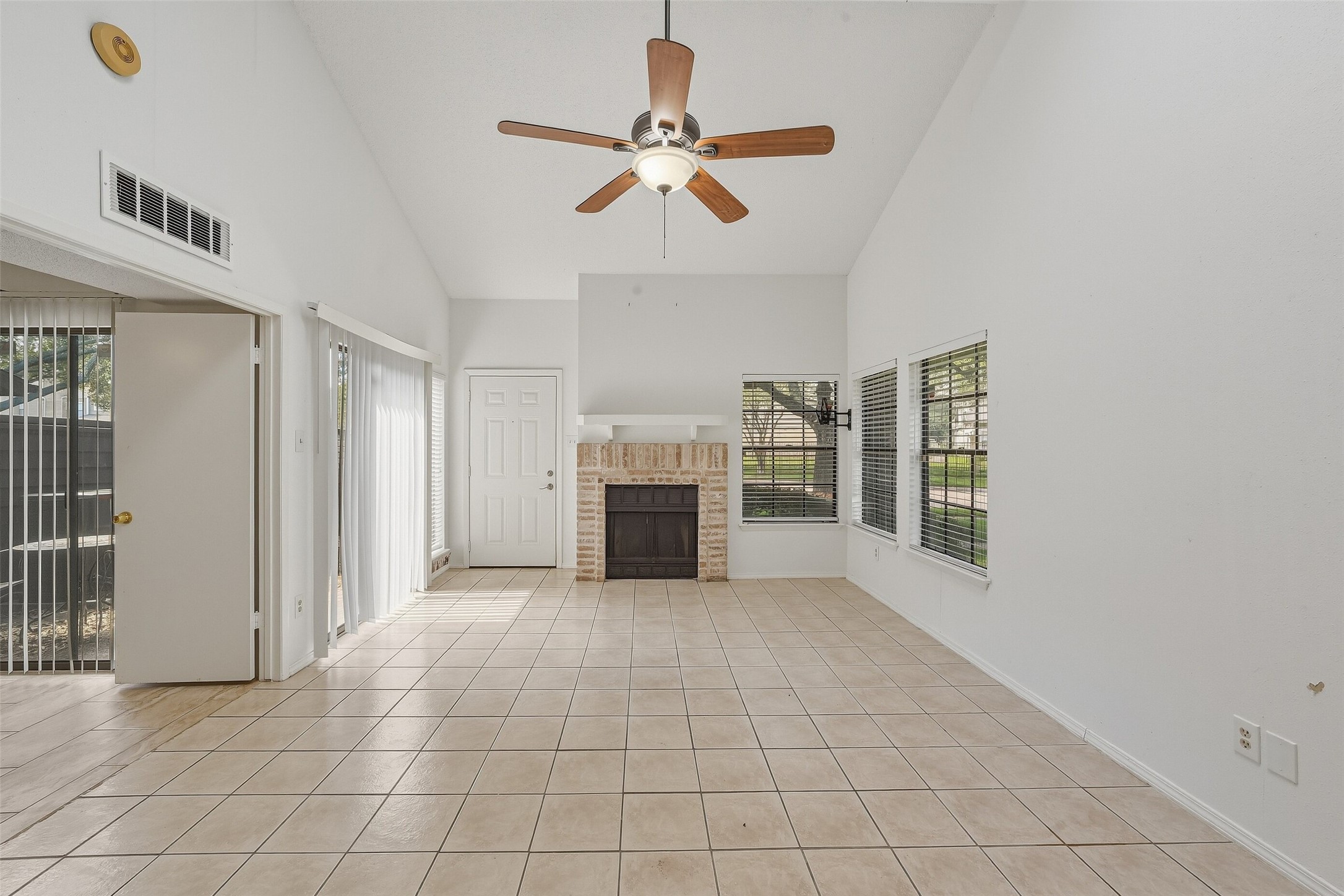 2611 Grants Lake Boulevard 214 Property Photo 8