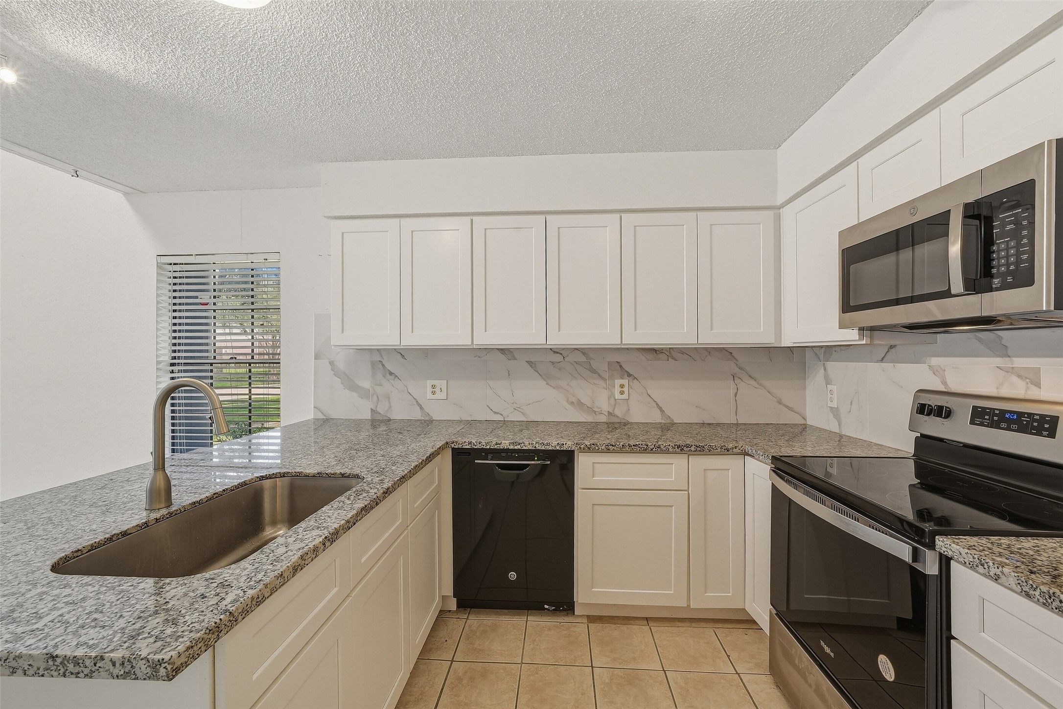 2611 Grants Lake Boulevard 214 Property Photo 11