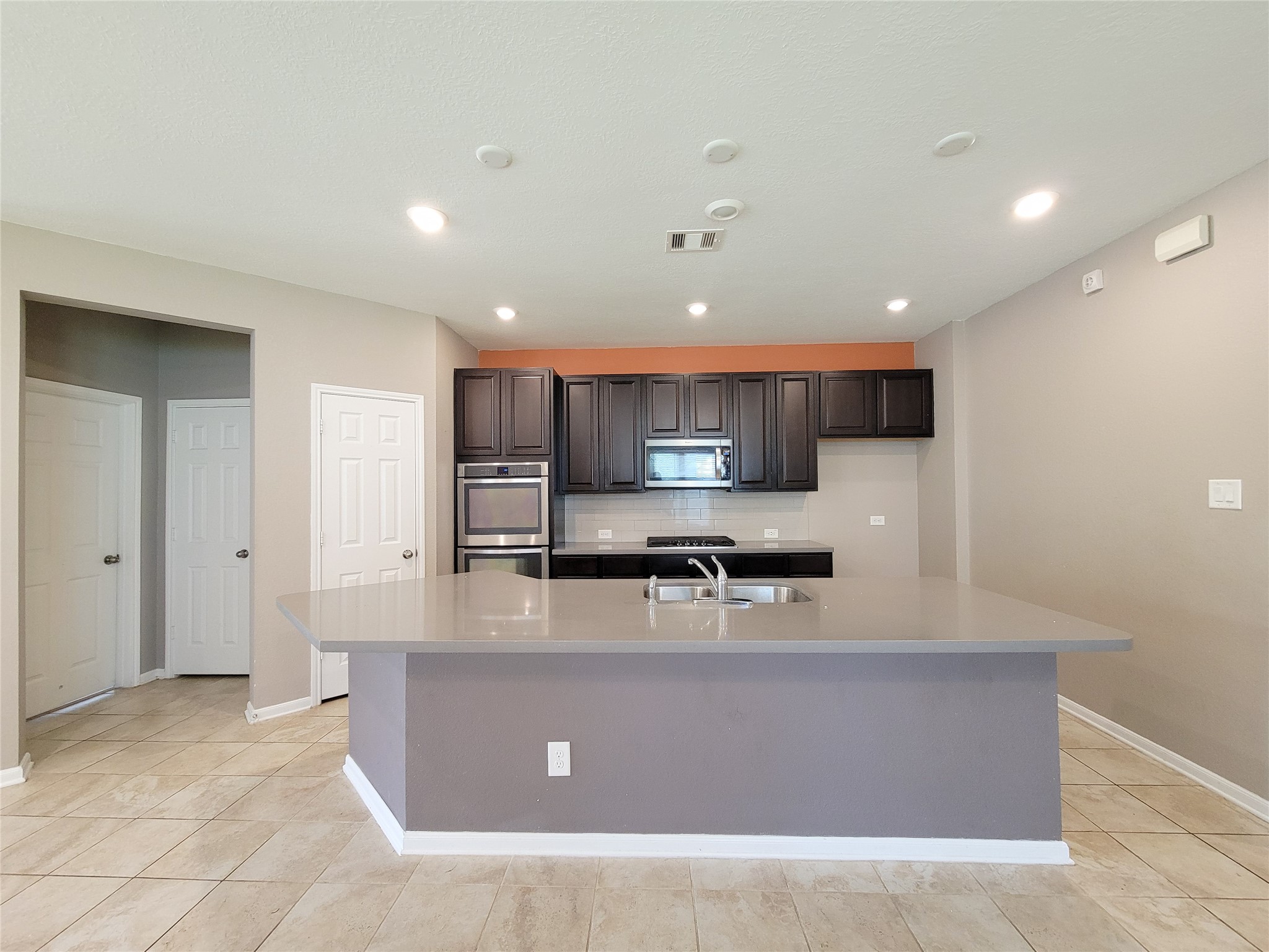 14202 Persimmon Woods Drive Property Photo 5