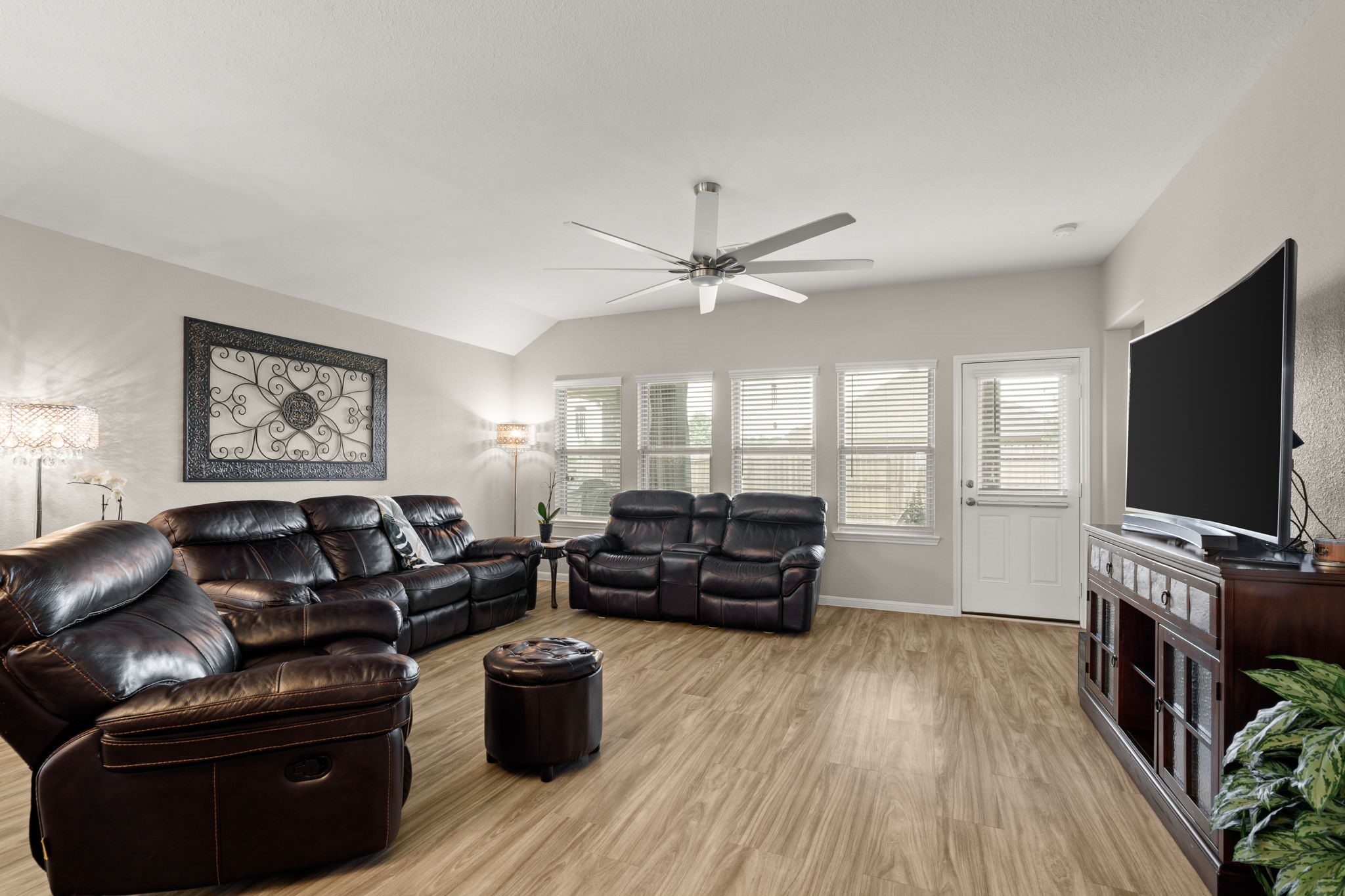 725 Yellow Birch Lane Property Photo 11