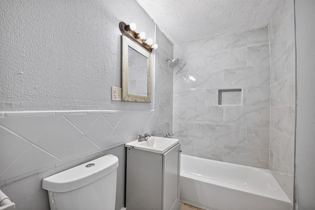 7319 Mountbatten Road, Houston Tx 77033 Property Photo 8